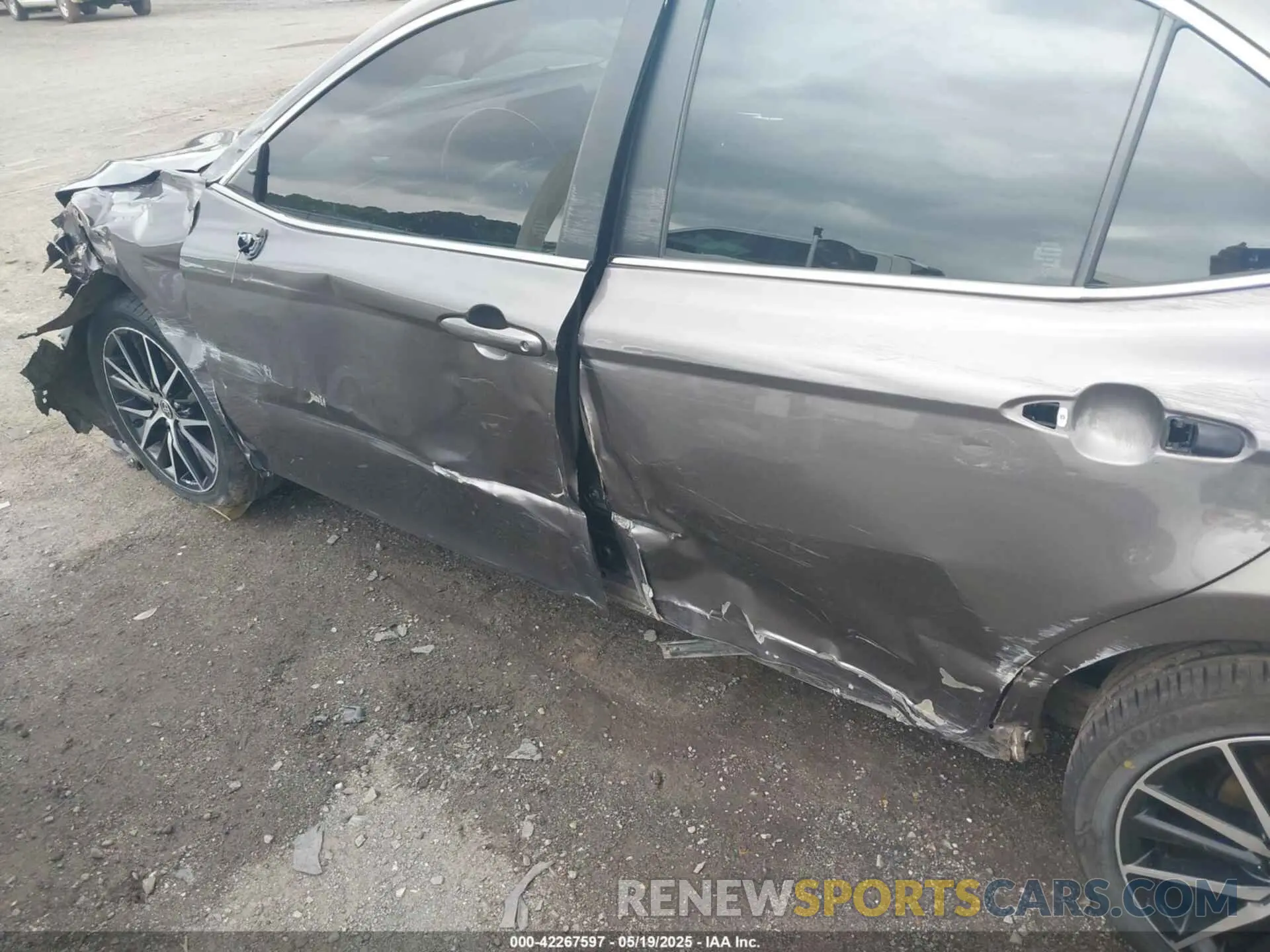 18 Фотография поврежденного автомобиля 4T1G11AK8PU798523 TOYOTA CAMRY 2023