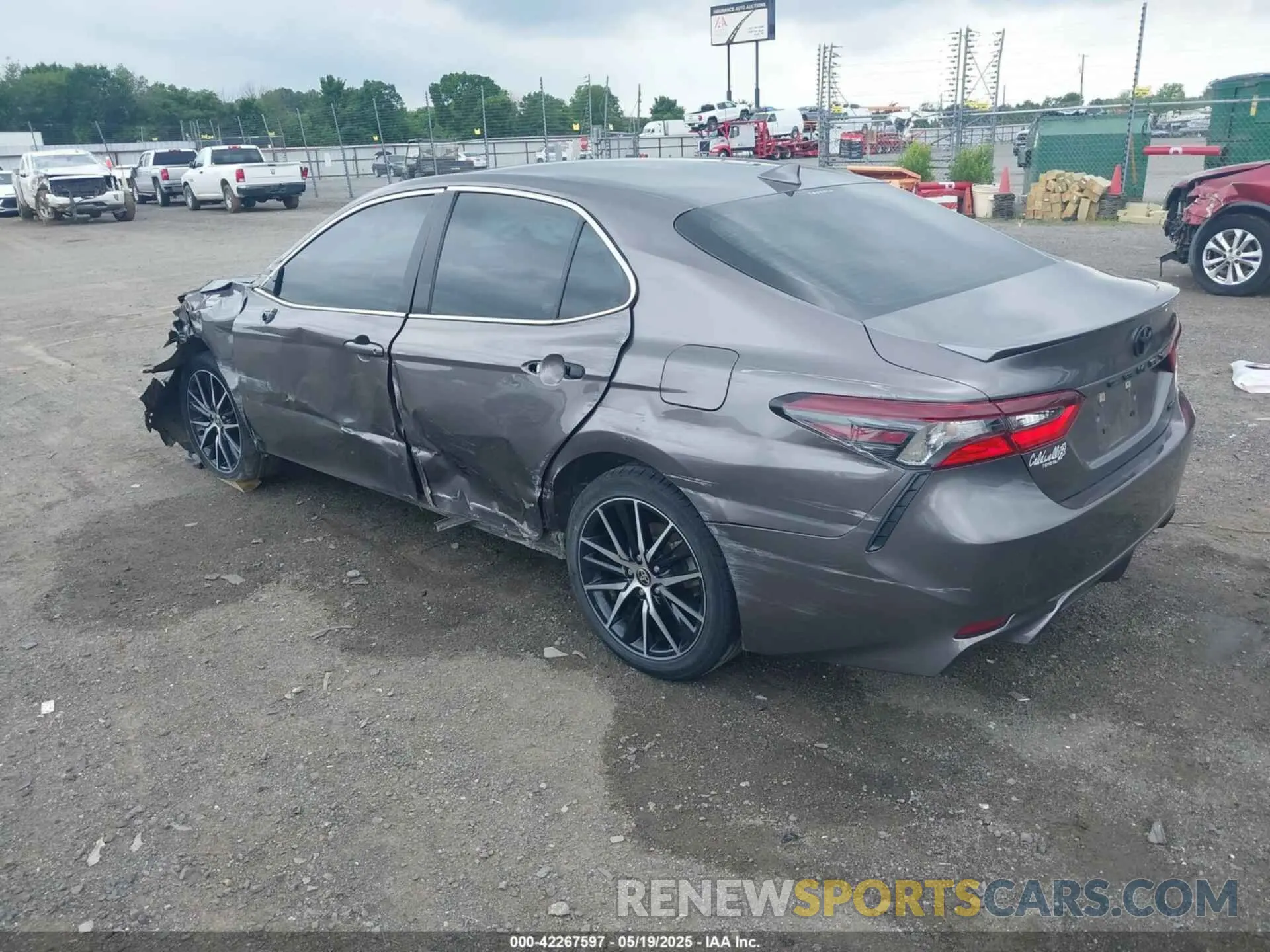 3 Фотография поврежденного автомобиля 4T1G11AK8PU798523 TOYOTA CAMRY 2023
