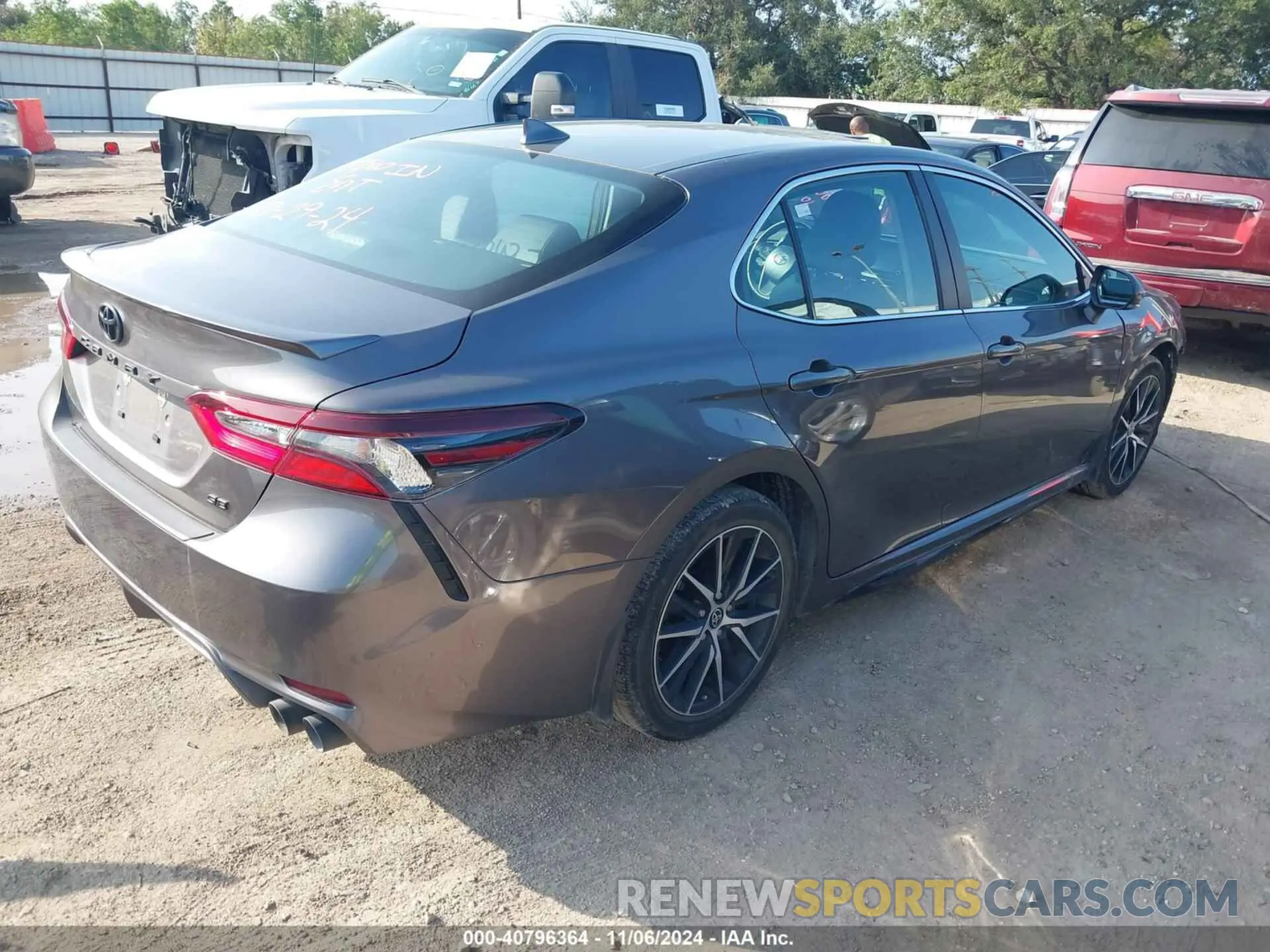 4 Фотография поврежденного автомобиля 4T1G11AK8PU804241 TOYOTA CAMRY 2023