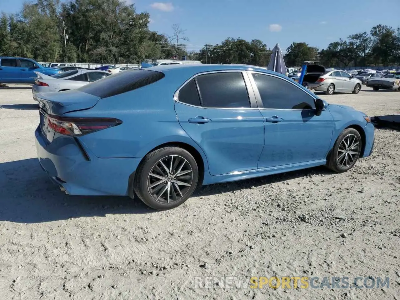 3 Фотография поврежденного автомобиля 4T1G11AKXPU133297 TOYOTA CAMRY 2023