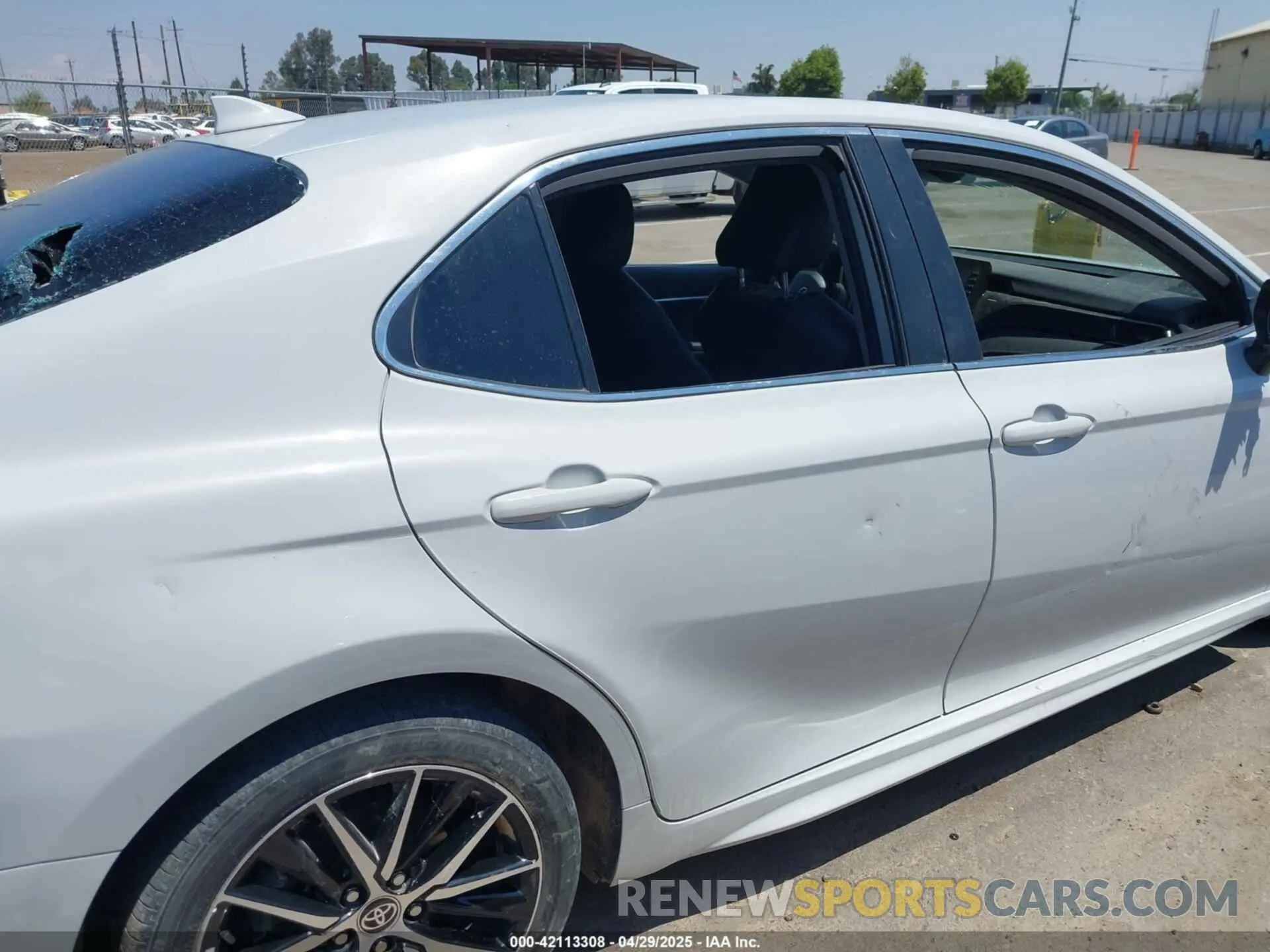 17 Фотография поврежденного автомобиля 4T1G11BK0PU099904 TOYOTA CAMRY 2023
