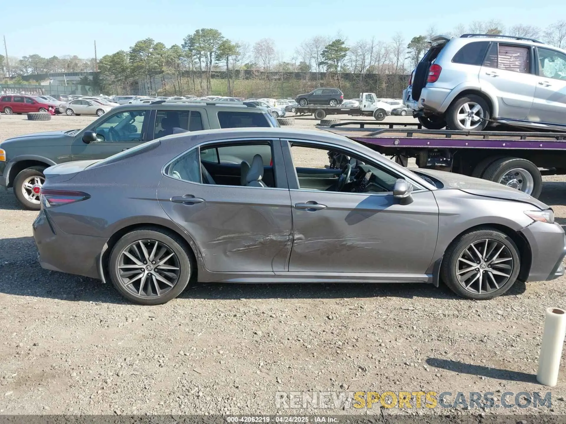 13 Фотография поврежденного автомобиля 4T1G11BK6PU096991 TOYOTA CAMRY 2023
