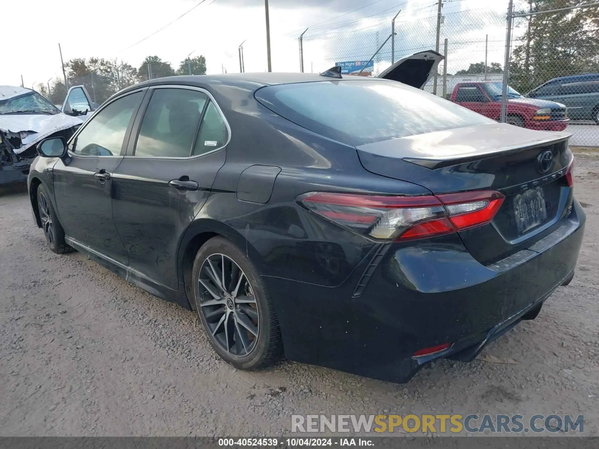 3 Фотография поврежденного автомобиля 4T1G11BK7PU076734 TOYOTA CAMRY 2023