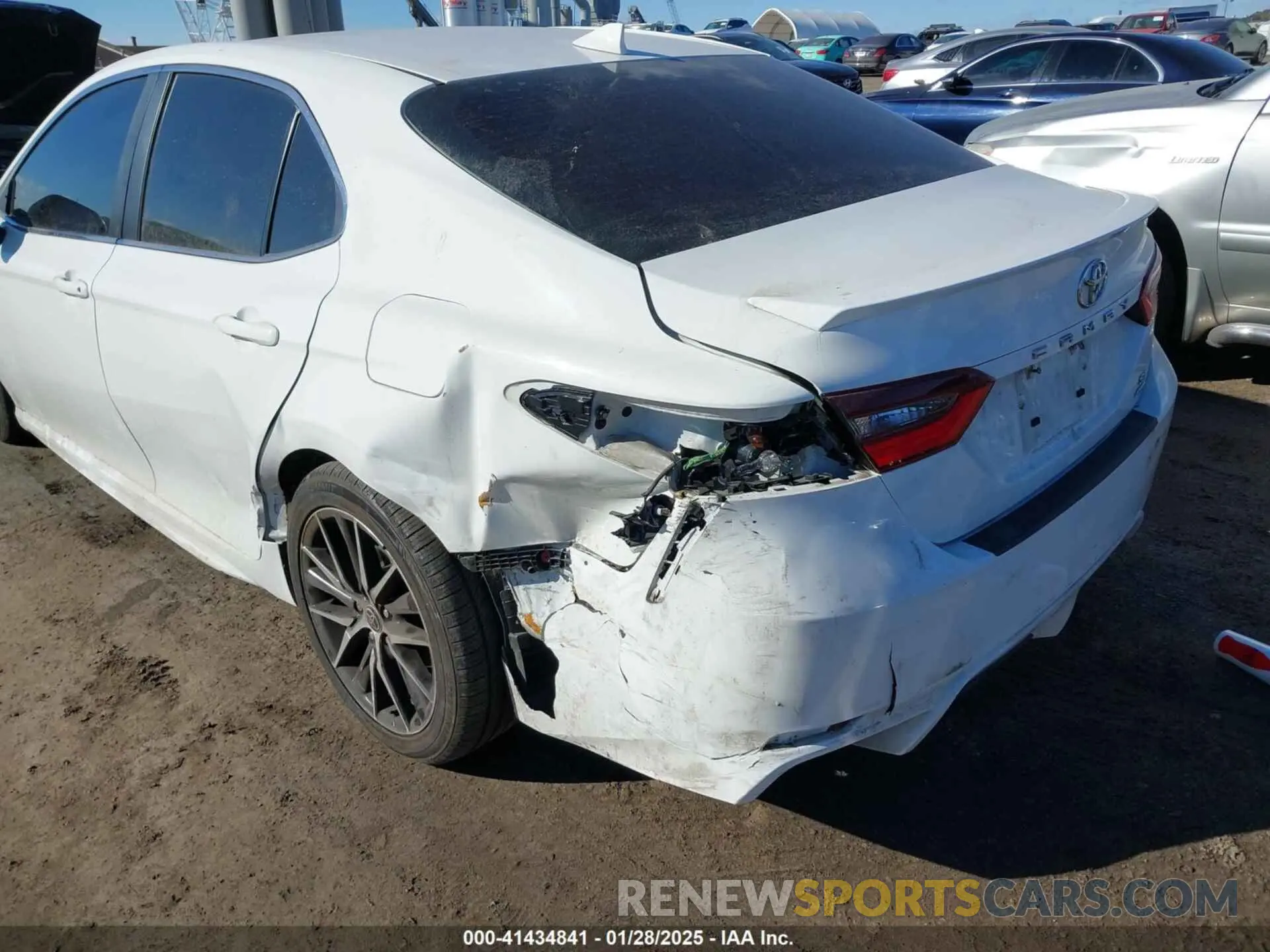 17 Фотография поврежденного автомобиля 4T1G11BK8PU084759 TOYOTA CAMRY 2023