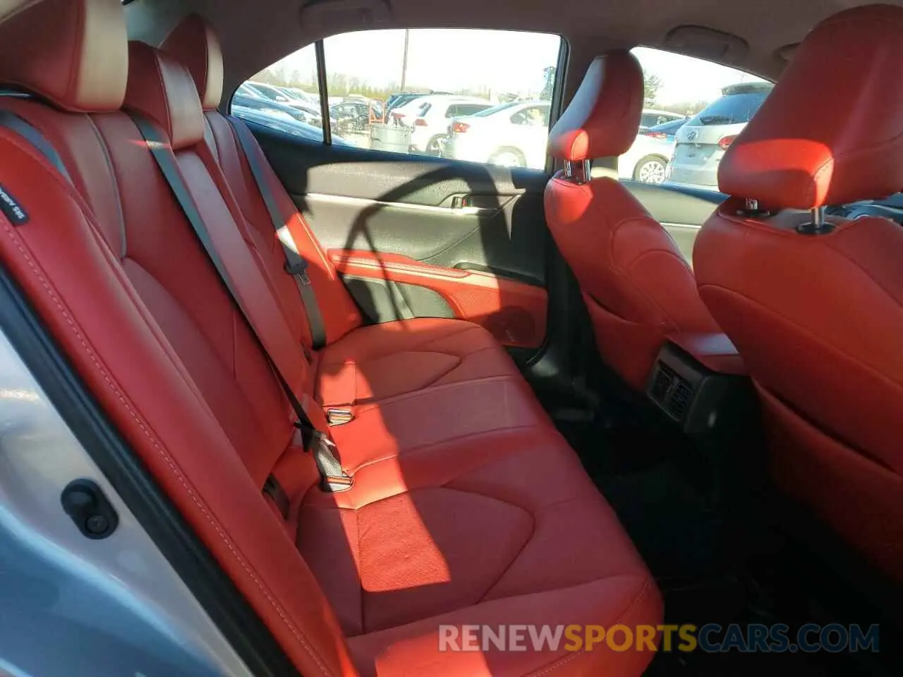10 Фотография поврежденного автомобиля 4T1K31AK2PU049964 TOYOTA CAMRY 2023