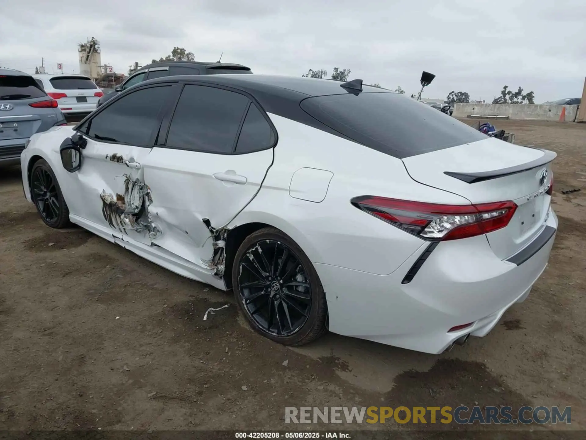 3 Фотография поврежденного автомобиля 4T1K31AKXPU057827 TOYOTA CAMRY 2023