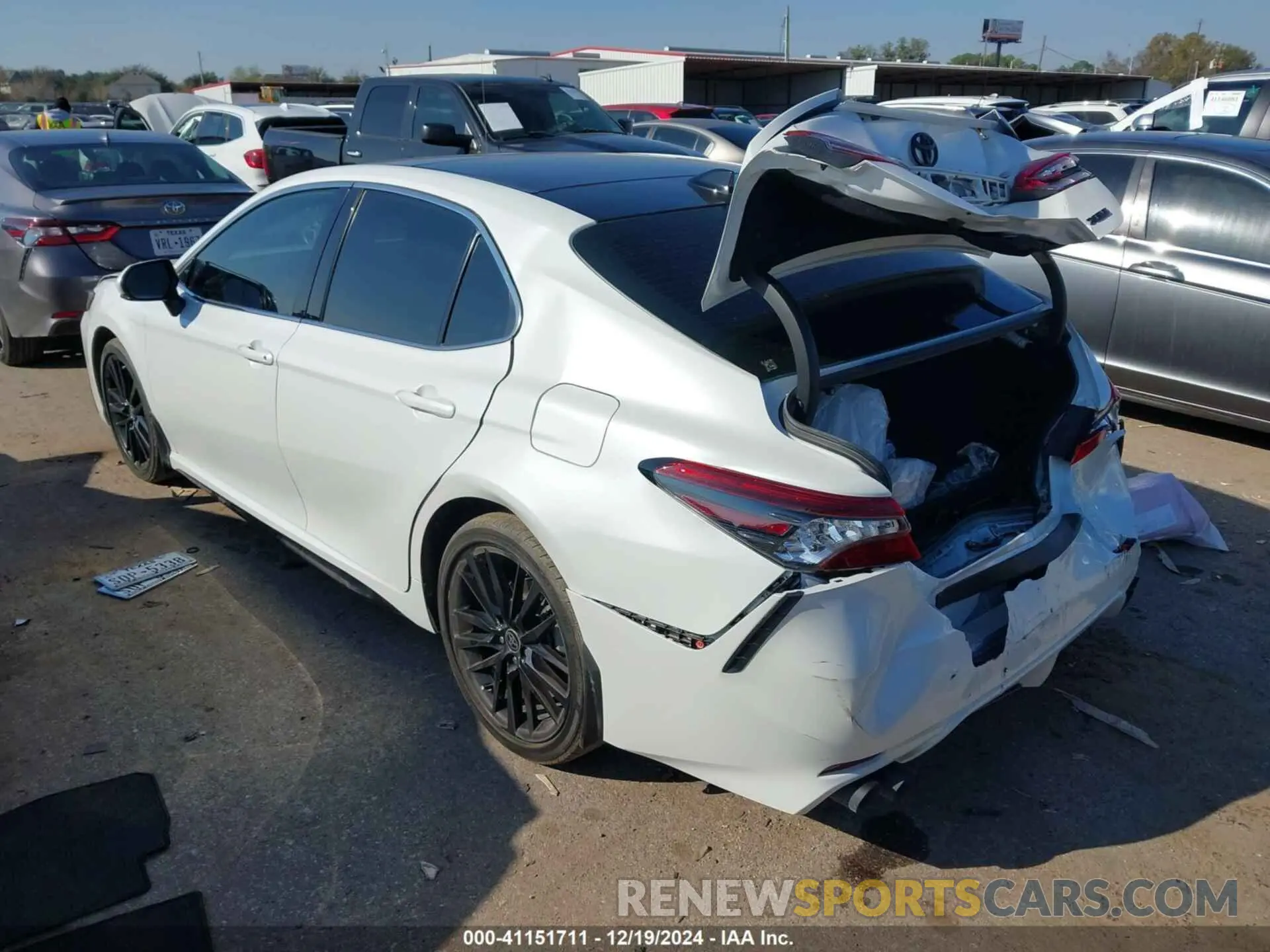 3 Фотография поврежденного автомобиля 4T1K61AK0PU087166 TOYOTA CAMRY 2023