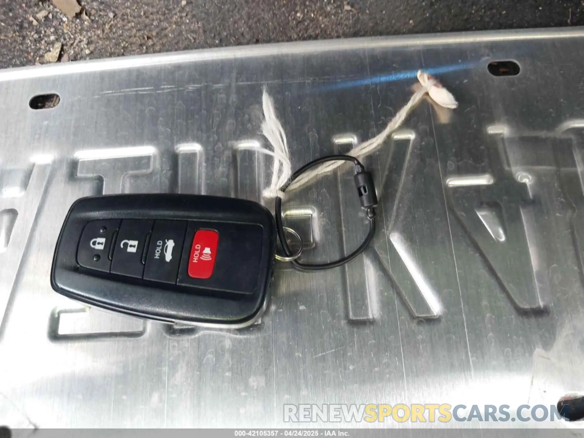 11 Photograph of a damaged car 4T1K61AK1PU173649 TOYOTA CAMRY 2023
