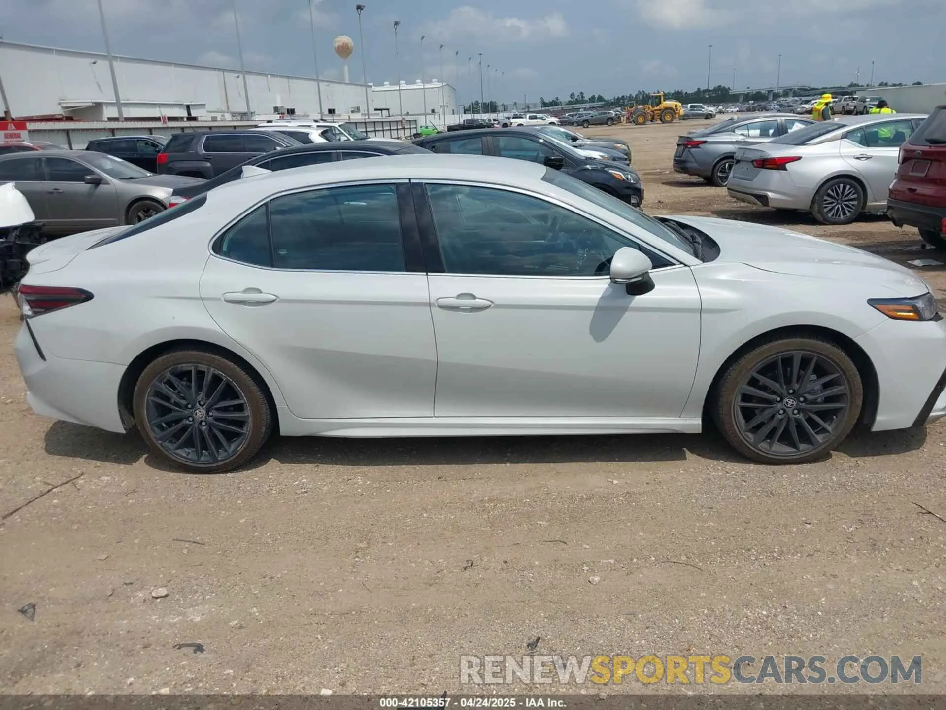 13 Photograph of a damaged car 4T1K61AK1PU173649 TOYOTA CAMRY 2023