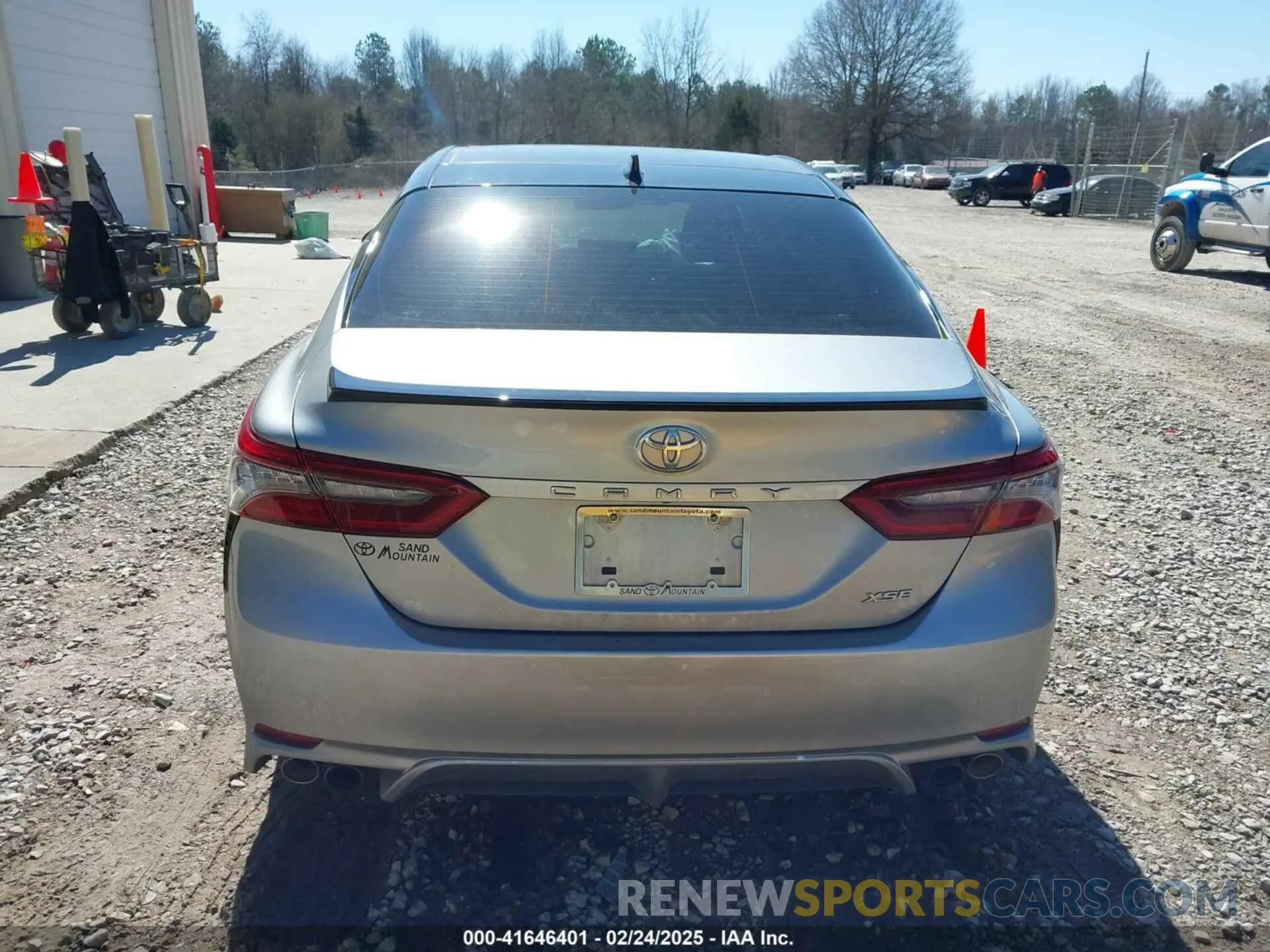 16 Photograph of a damaged car 4T1K61AK4PU096632 TOYOTA CAMRY 2023