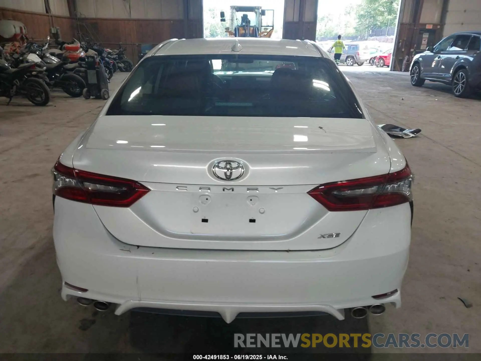 16 Photograph of a damaged car 4T1K61AK4PU169448 TOYOTA CAMRY 2023