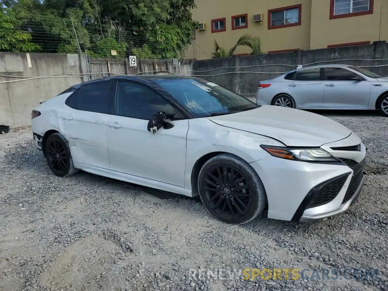 4 Photograph of a damaged car 4T1K61AK5PU170558 TOYOTA CAMRY 2023