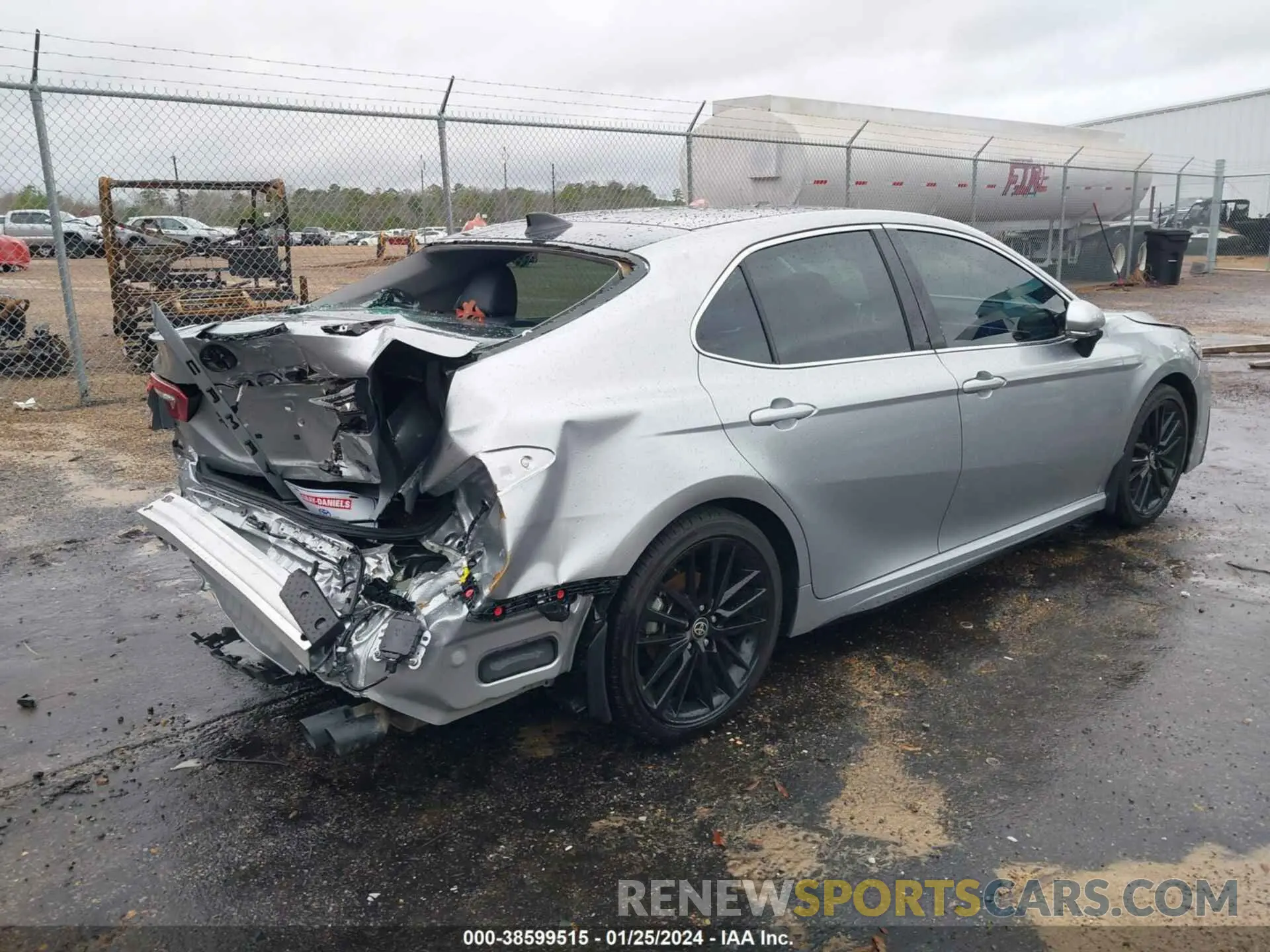 4 Photograph of a damaged car 4T1K61AK5PU779181 TOYOTA CAMRY 2023