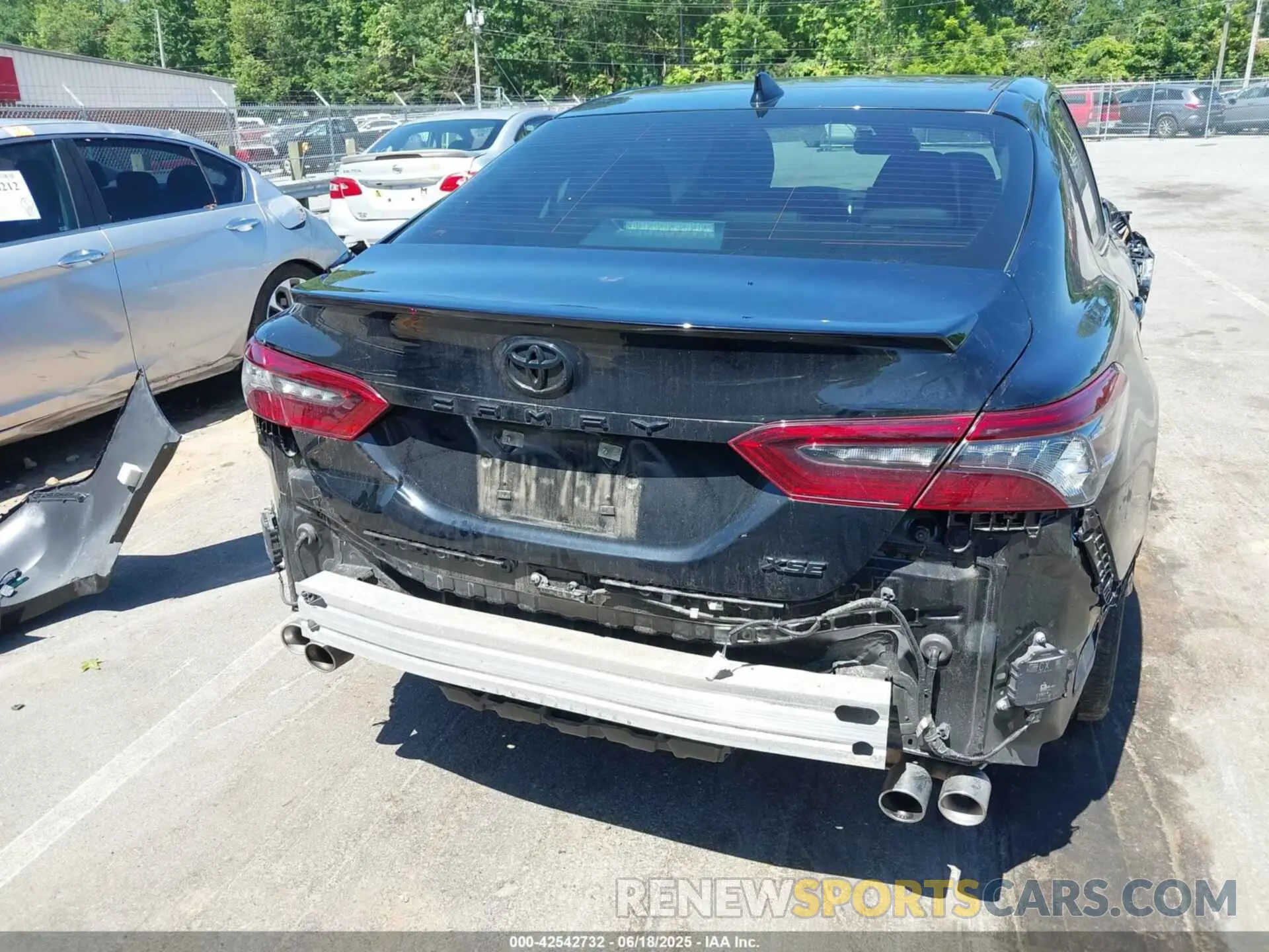17 Photograph of a damaged car 4T1K61AK5PU796532 TOYOTA CAMRY 2023