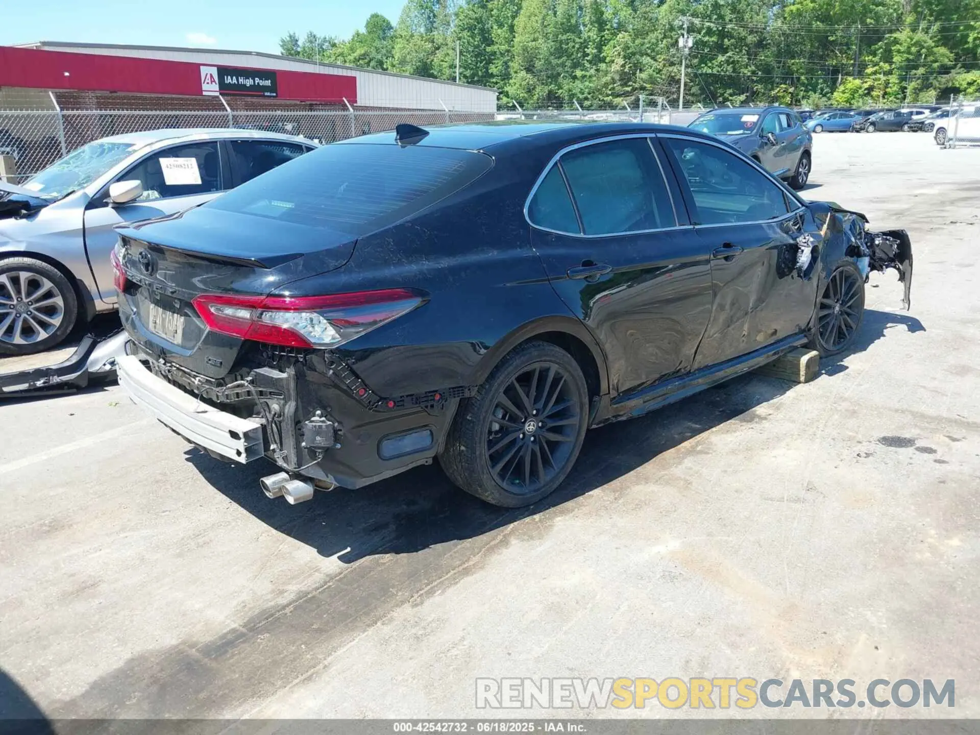4 Photograph of a damaged car 4T1K61AK5PU796532 TOYOTA CAMRY 2023