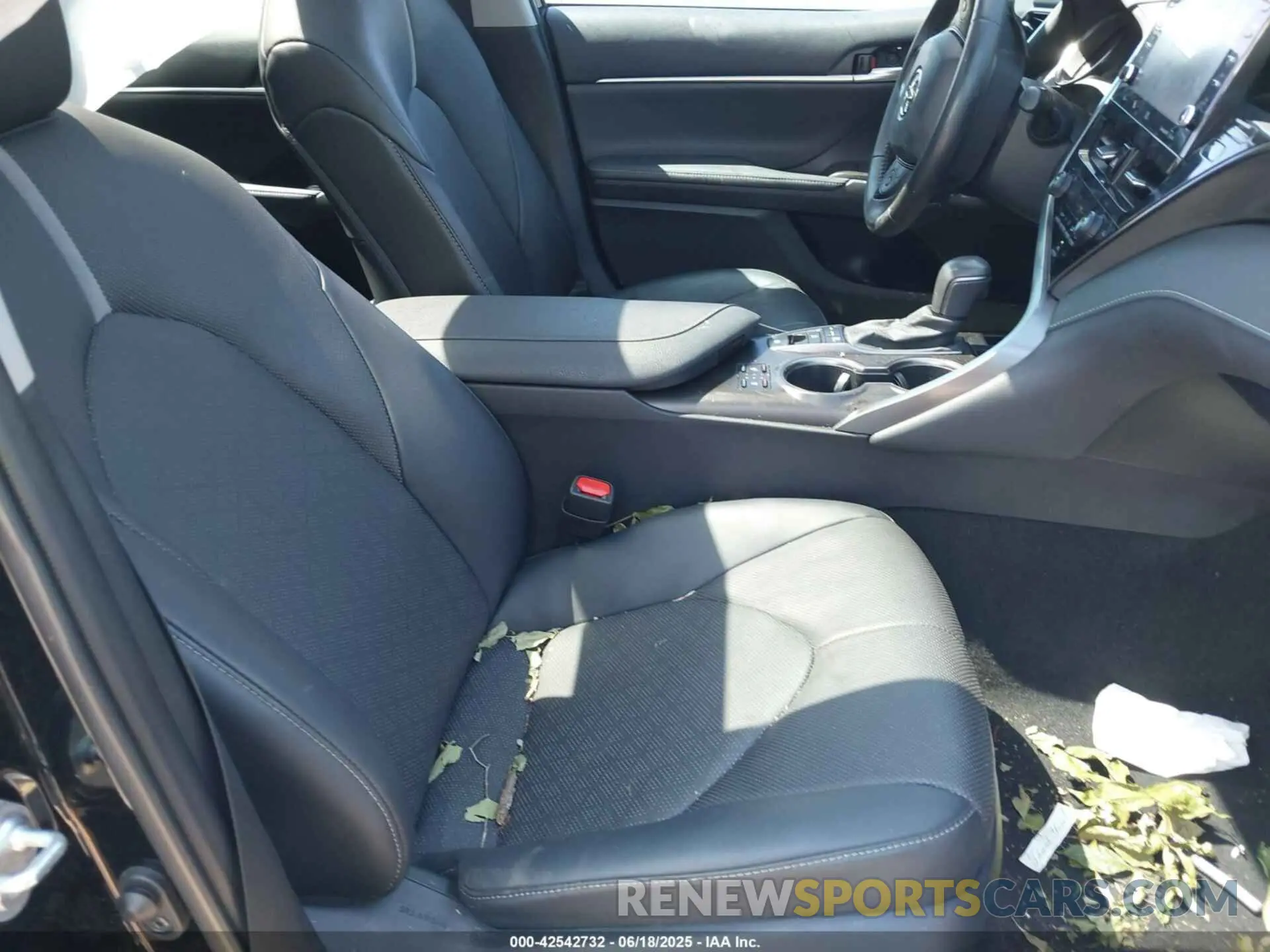 5 Photograph of a damaged car 4T1K61AK5PU796532 TOYOTA CAMRY 2023