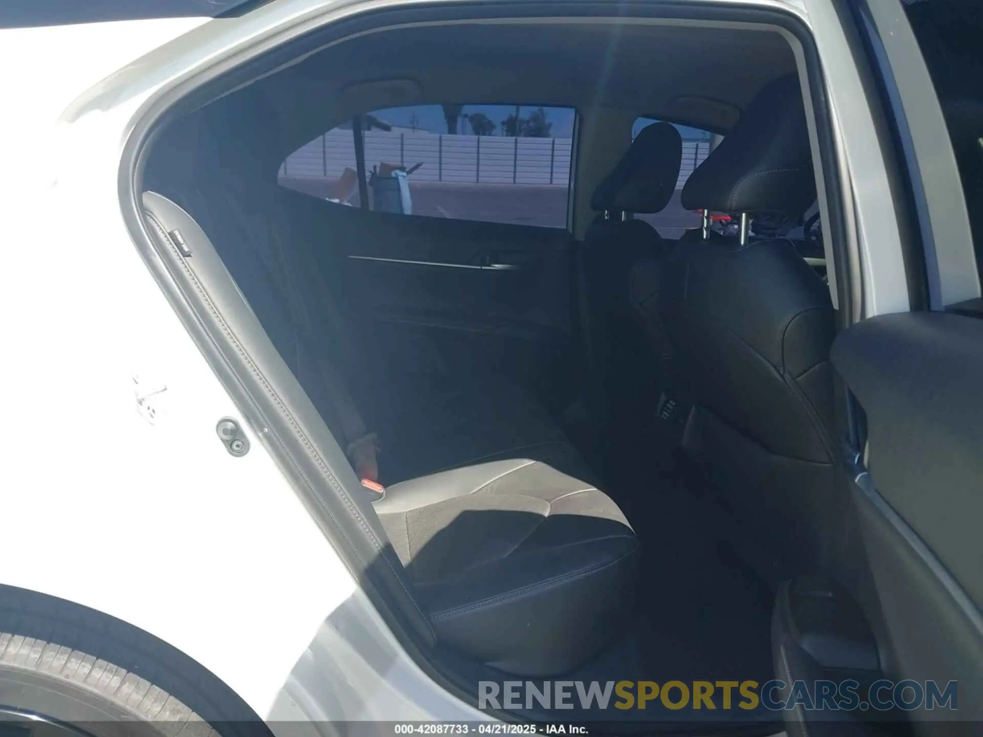 8 Фотография поврежденного автомобиля 4T1K61AK6PU142946 TOYOTA CAMRY 2023