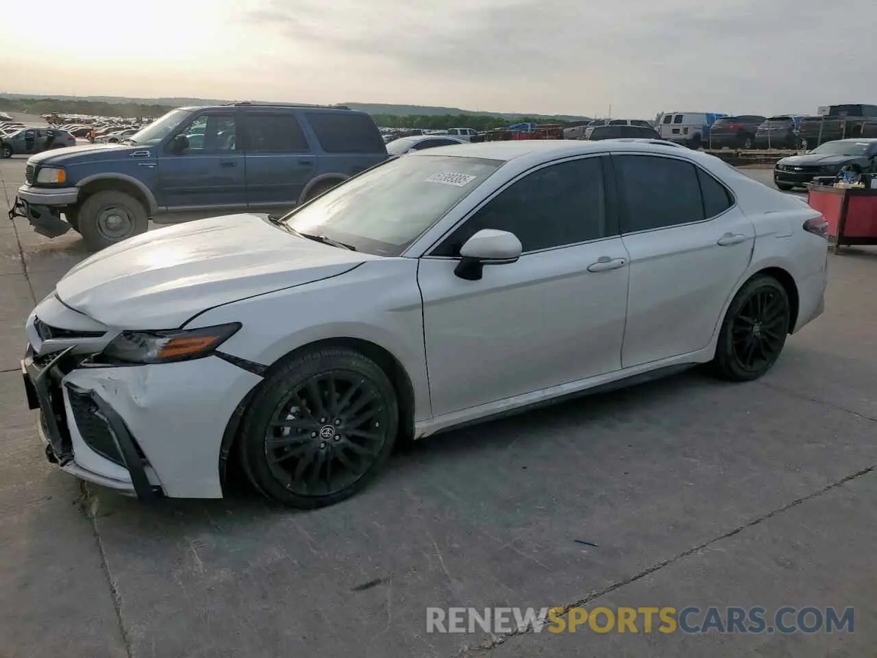 1 Фотография поврежденного автомобиля 4T1K61AK7PU084863 TOYOTA CAMRY 2023