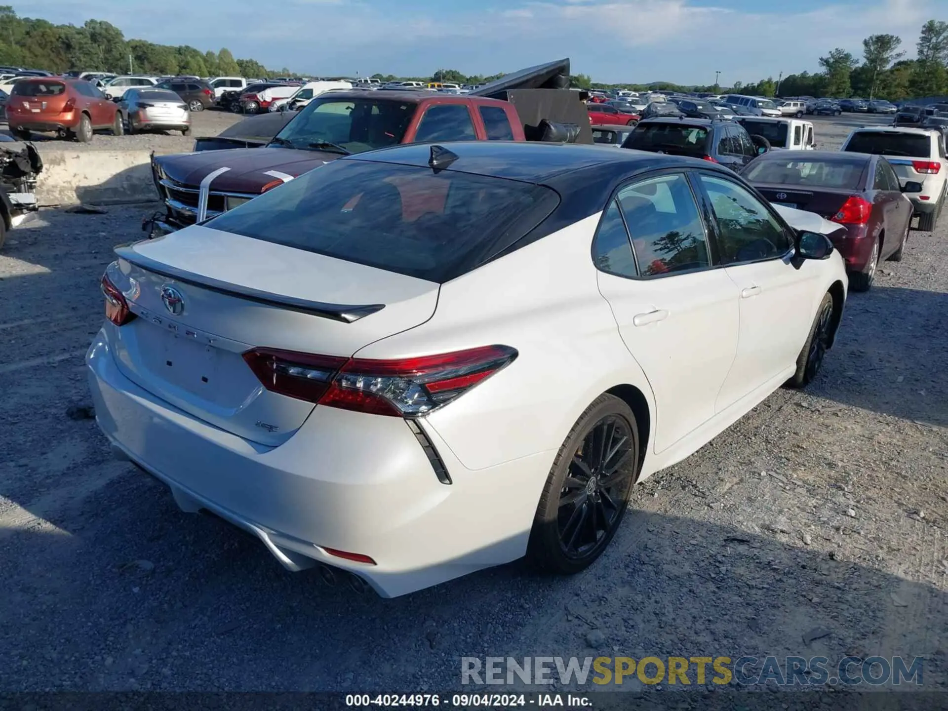 4 Photograph of a damaged car 4T1K61AK8PU090686 TOYOTA CAMRY 2023