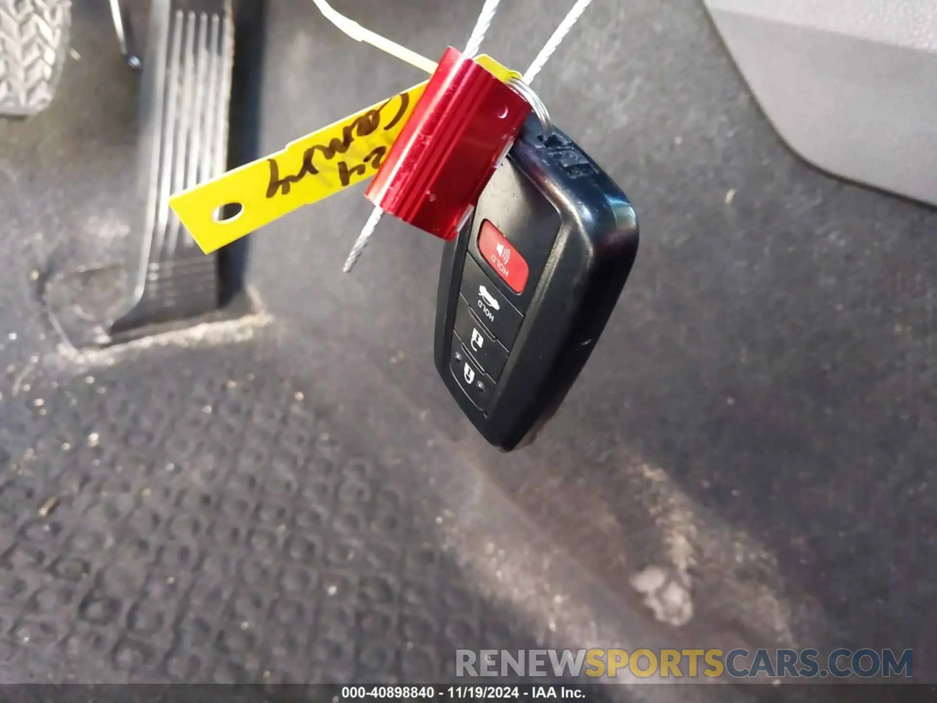 11 Photograph of a damaged car 4T1K61AKXPU148510 TOYOTA CAMRY 2023
