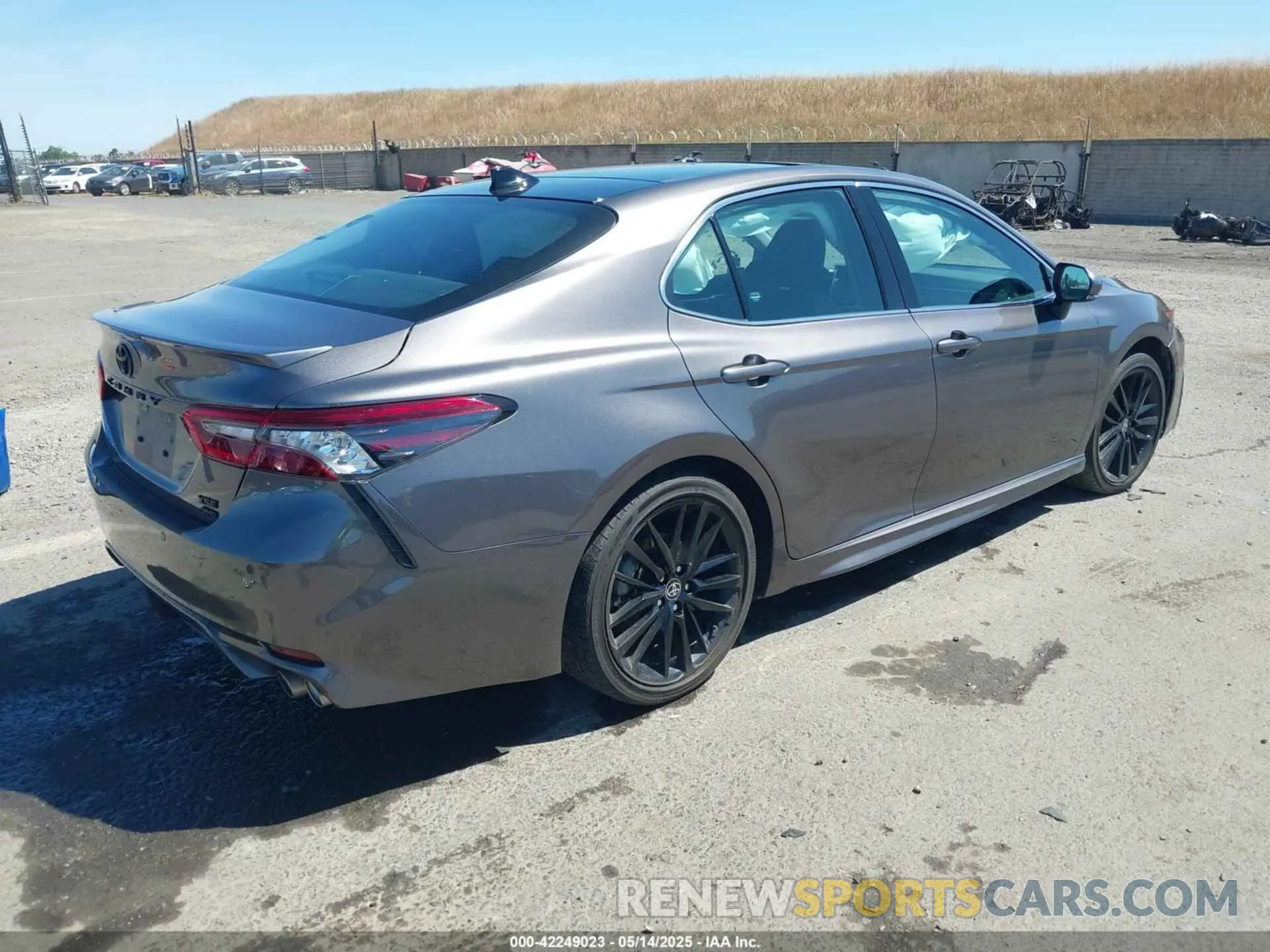 4 Photograph of a damaged car 4T1K61BK7PU099474 TOYOTA CAMRY 2023