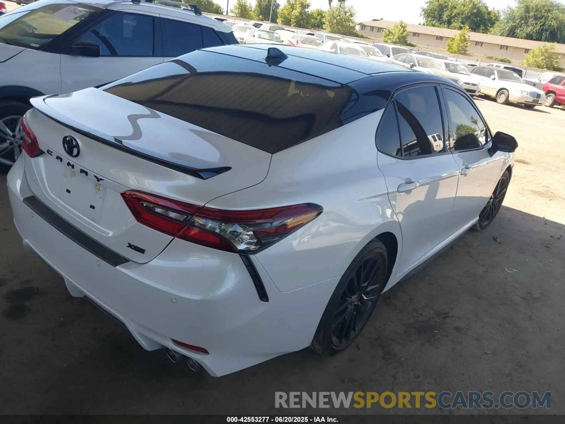 4 Photograph of a damaged car 4T1KZ1AK5PU084917 TOYOTA CAMRY 2023