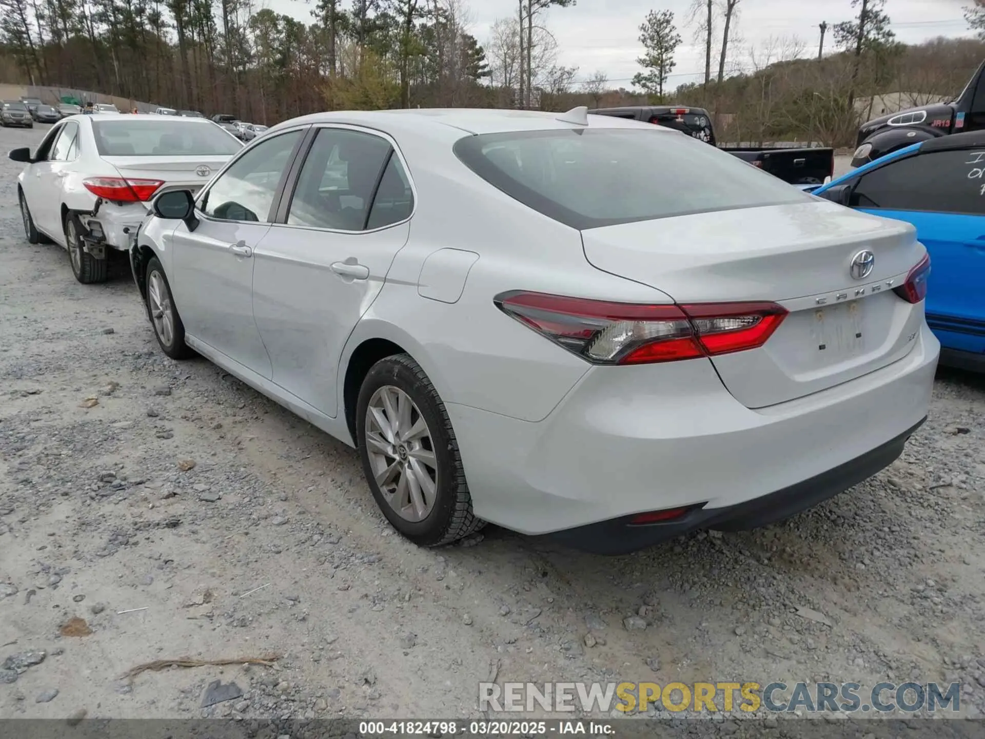 3 Фотография поврежденного автомобиля 4T1R11AK2PU098196 TOYOTA CAMRY 2023