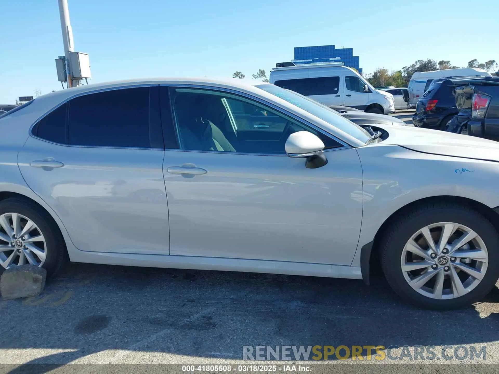 14 Фотография поврежденного автомобиля 4T1R11AK2PU162382 TOYOTA CAMRY 2023