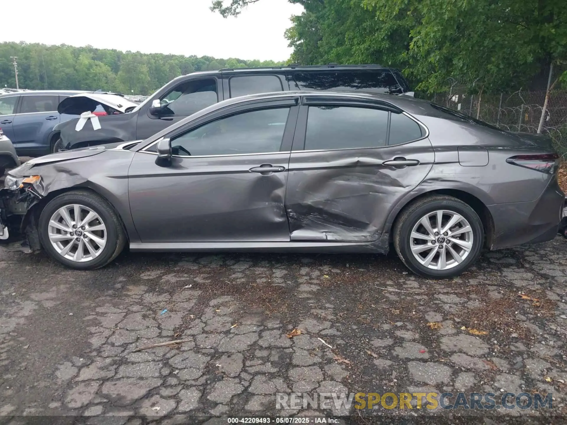 14 Photograph of a damaged car 4T1R11AK5PU163915 TOYOTA CAMRY 2023