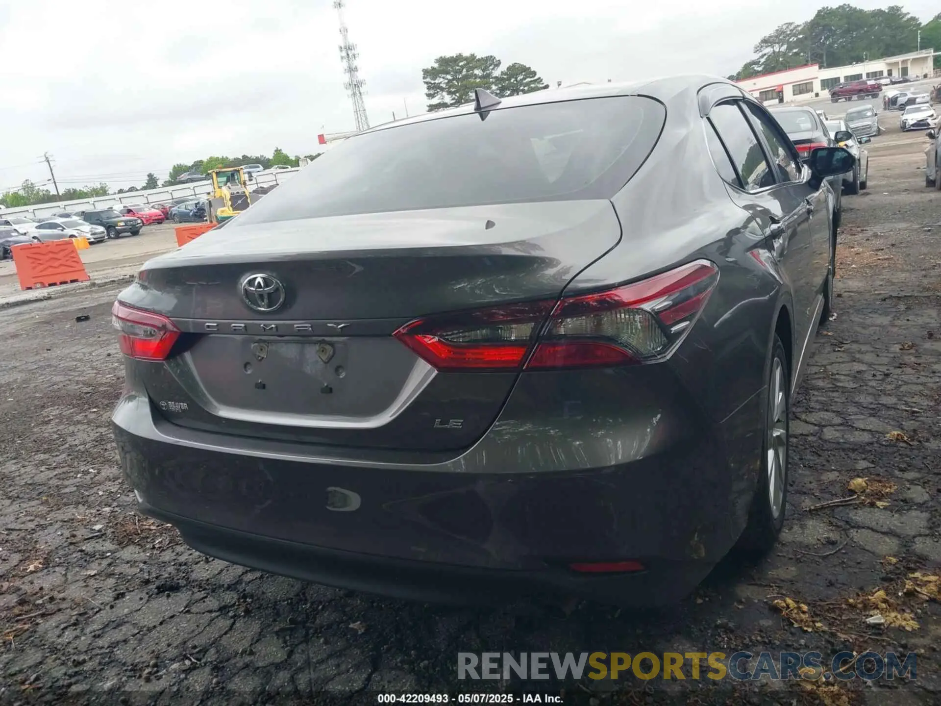16 Photograph of a damaged car 4T1R11AK5PU163915 TOYOTA CAMRY 2023