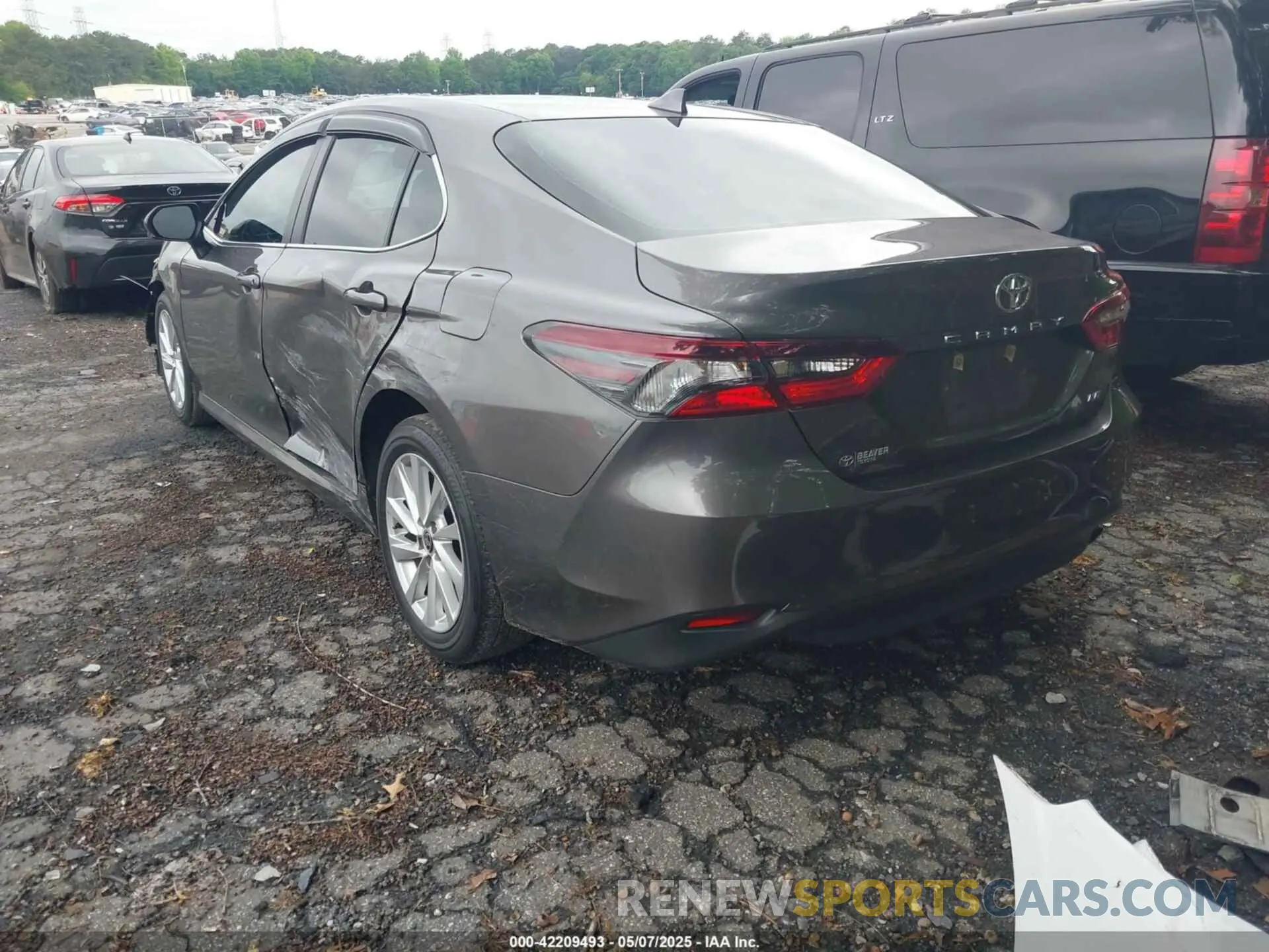 3 Photograph of a damaged car 4T1R11AK5PU163915 TOYOTA CAMRY 2023