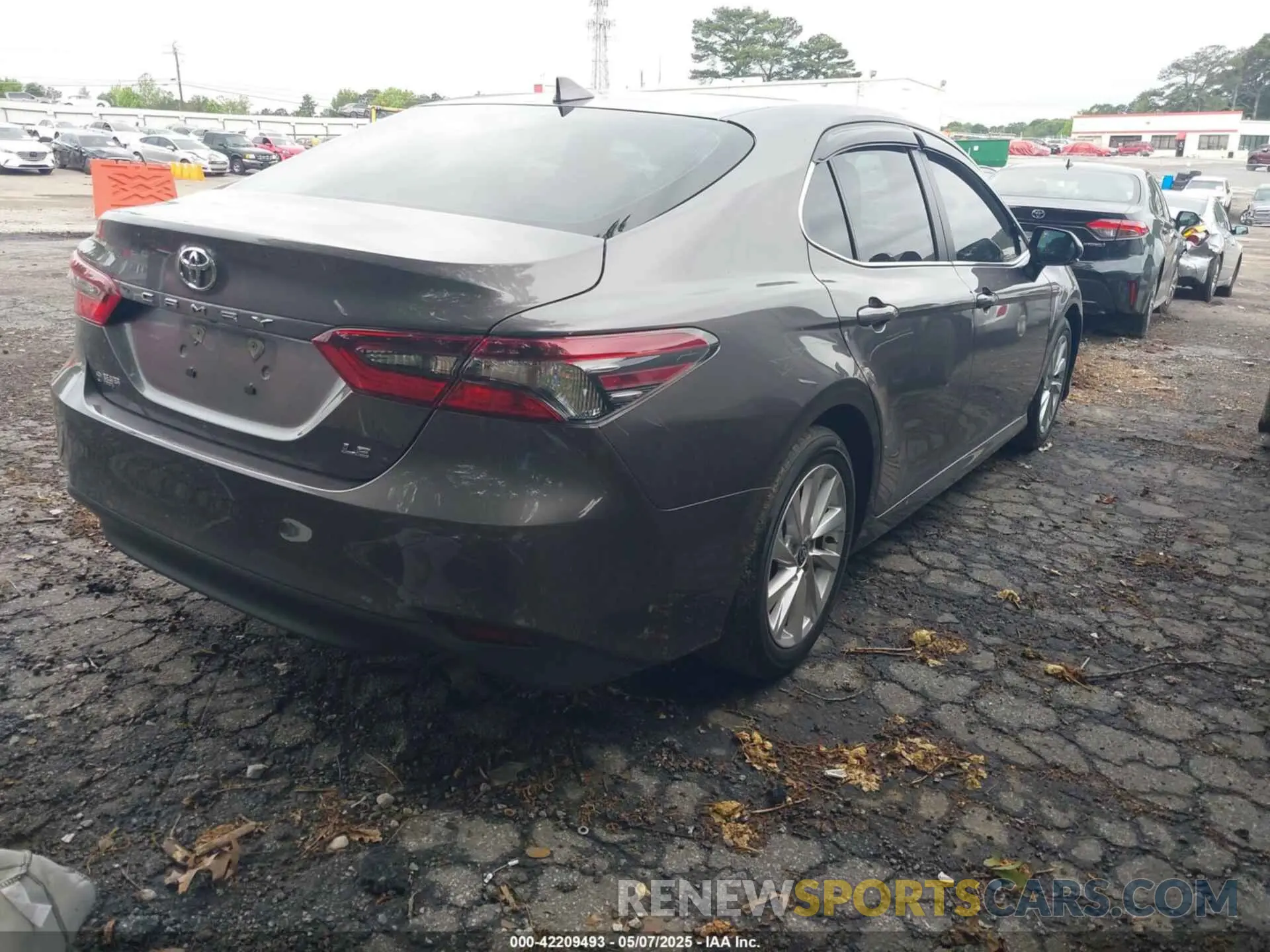 4 Photograph of a damaged car 4T1R11AK5PU163915 TOYOTA CAMRY 2023