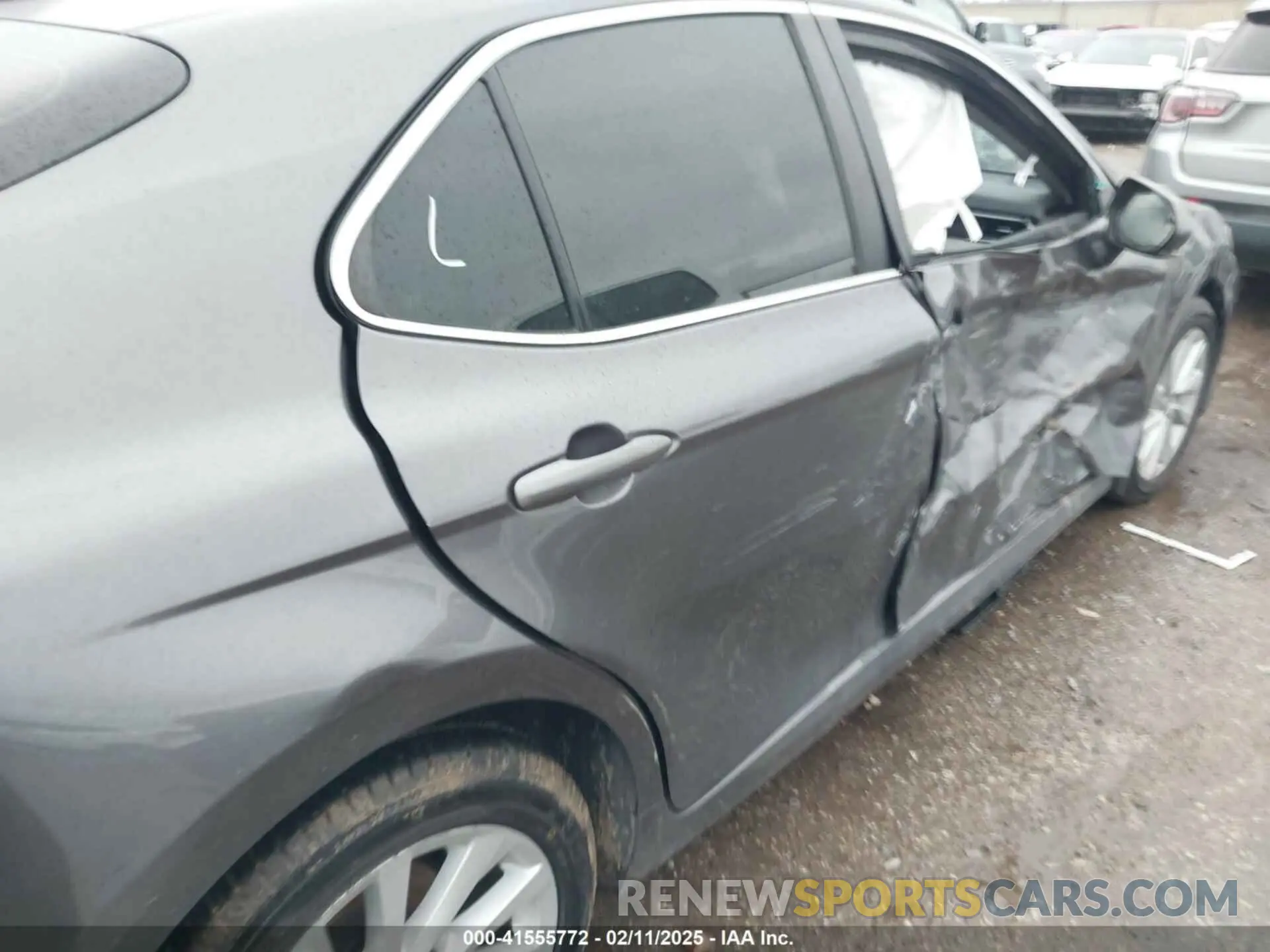 6 Фотография поврежденного автомобиля 4T1R11AK5PU738157 TOYOTA CAMRY 2023