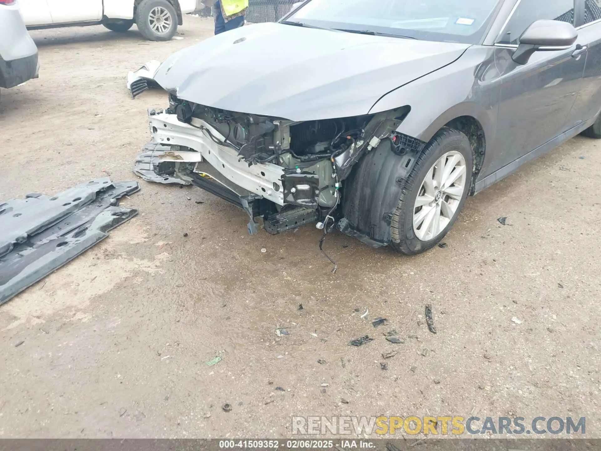 6 Фотография поврежденного автомобиля 4T1R11AK6PU737096 TOYOTA CAMRY 2023