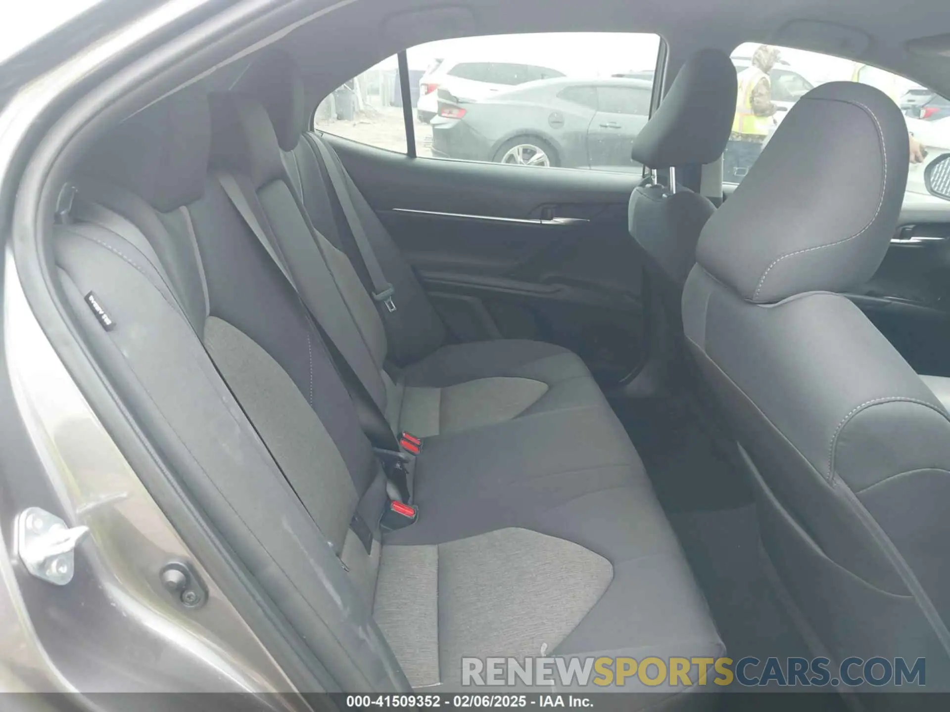 8 Фотография поврежденного автомобиля 4T1R11AK6PU737096 TOYOTA CAMRY 2023
