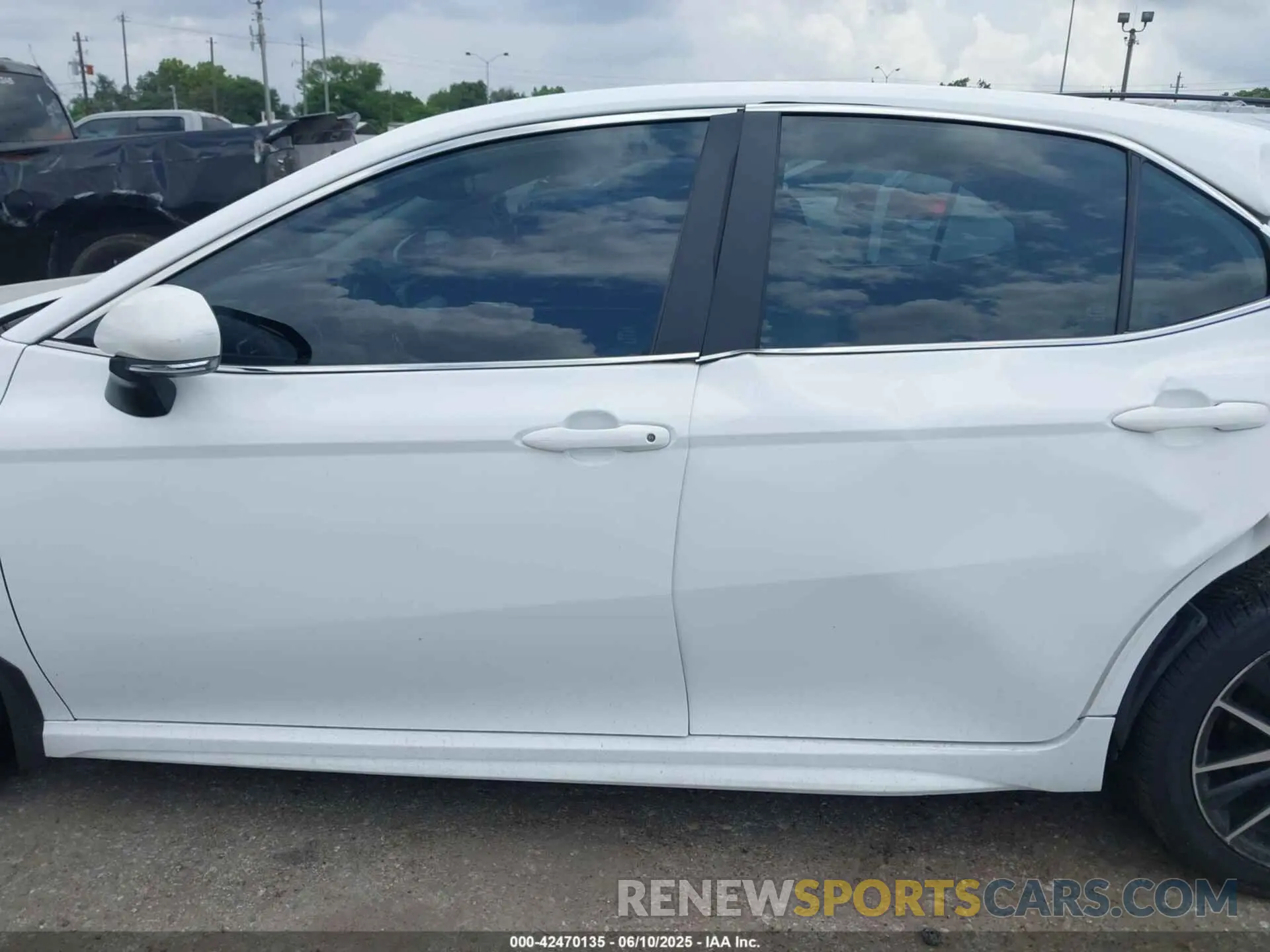 14 Photograph of a damaged car 4T1S31AKXPU612467 TOYOTA CAMRY 2023