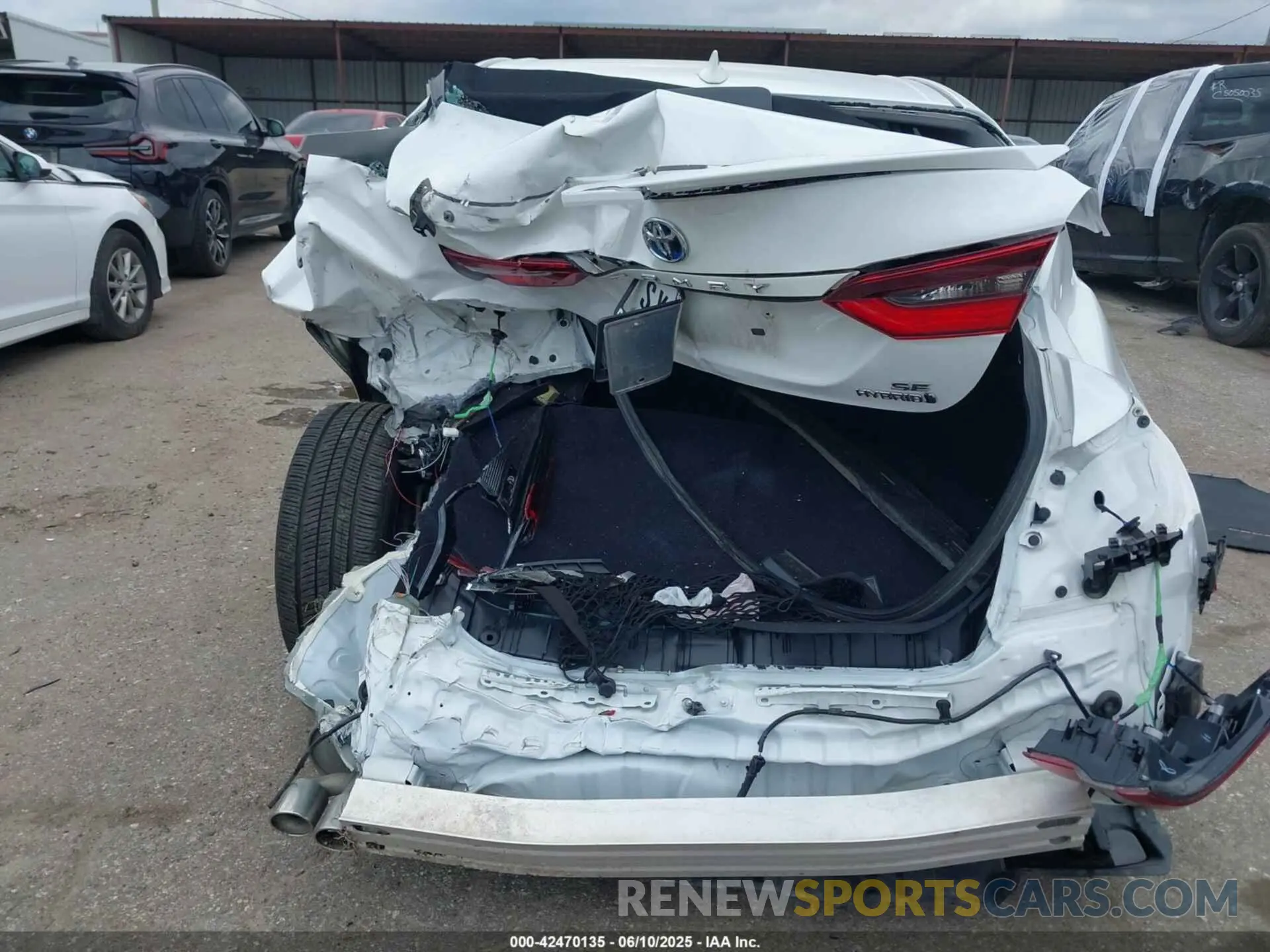 16 Photograph of a damaged car 4T1S31AKXPU612467 TOYOTA CAMRY 2023