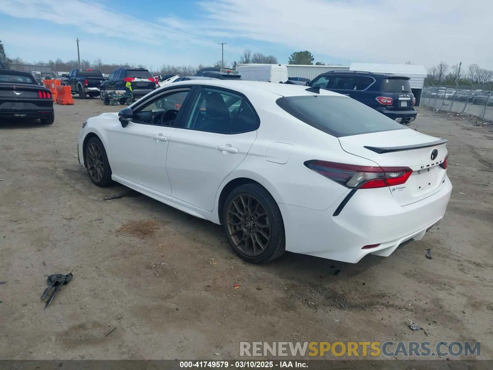 3 Фотография поврежденного автомобиля 4T1T11AK1PU087518 TOYOTA CAMRY 2023
