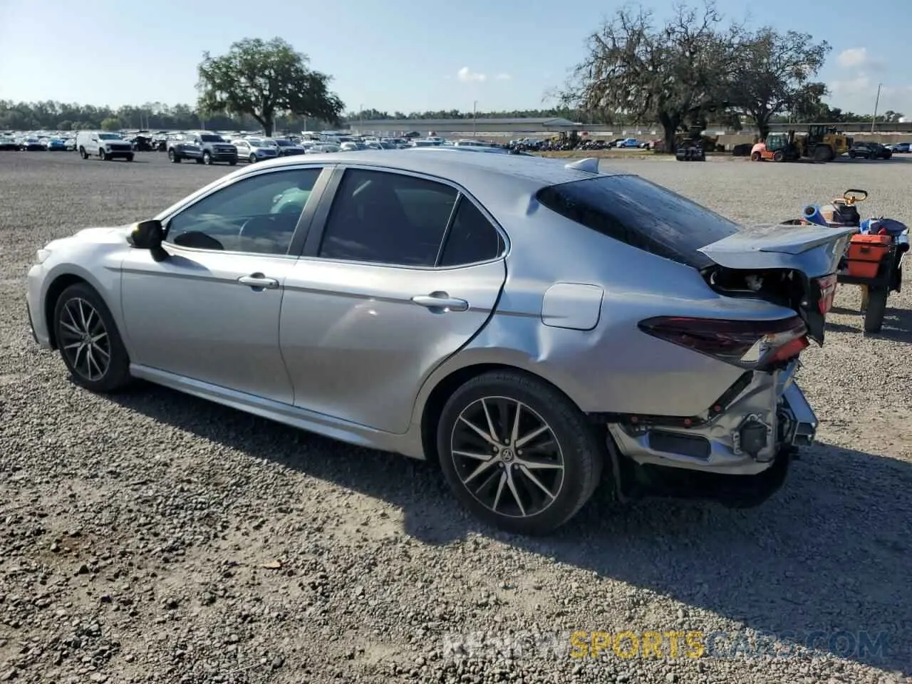 2 Фотография поврежденного автомобиля 4T1T11AK1PU835832 TOYOTA CAMRY 2023