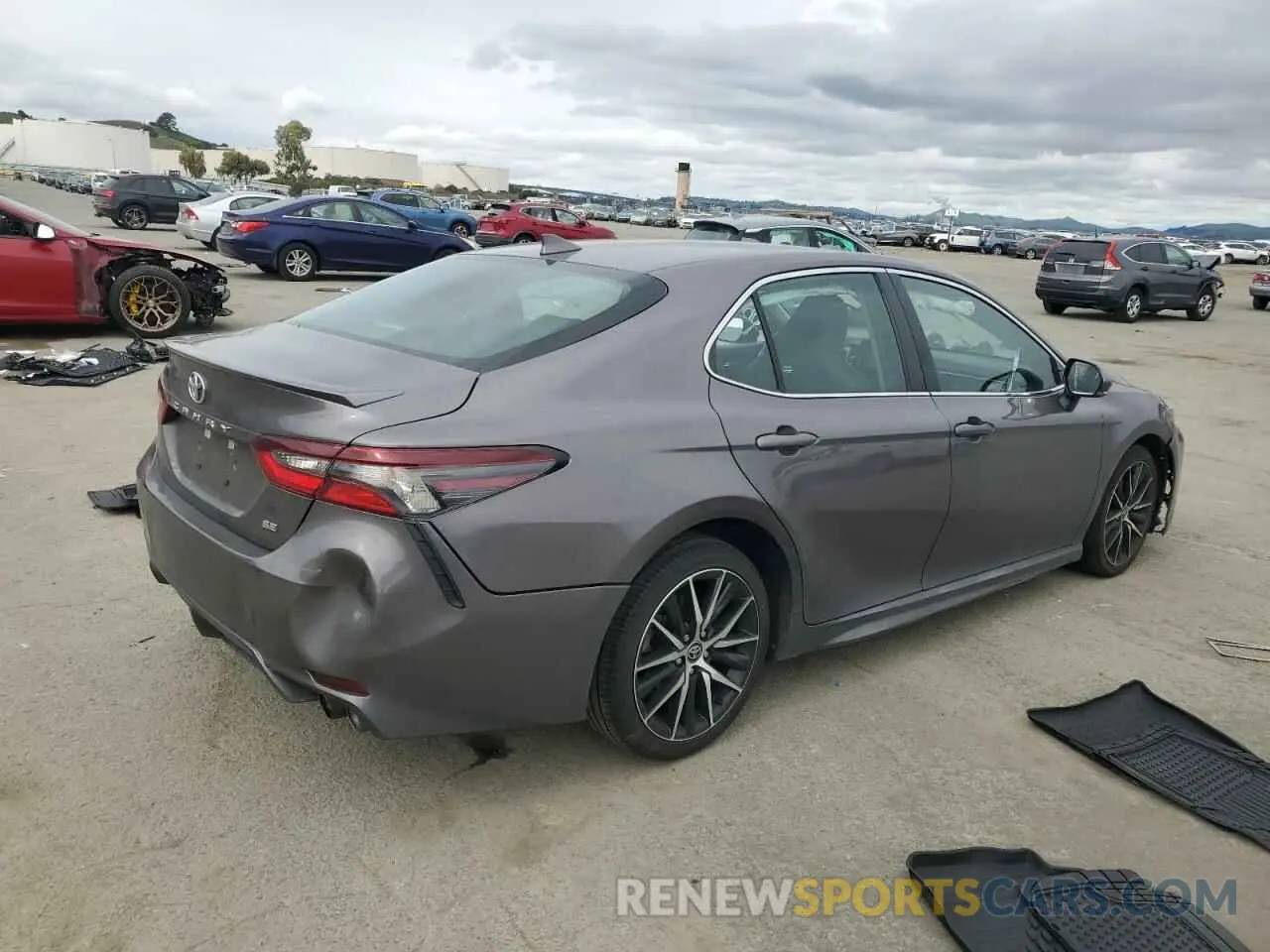 3 Фотография поврежденного автомобиля 4T1T11AK2PU770926 TOYOTA CAMRY 2023
