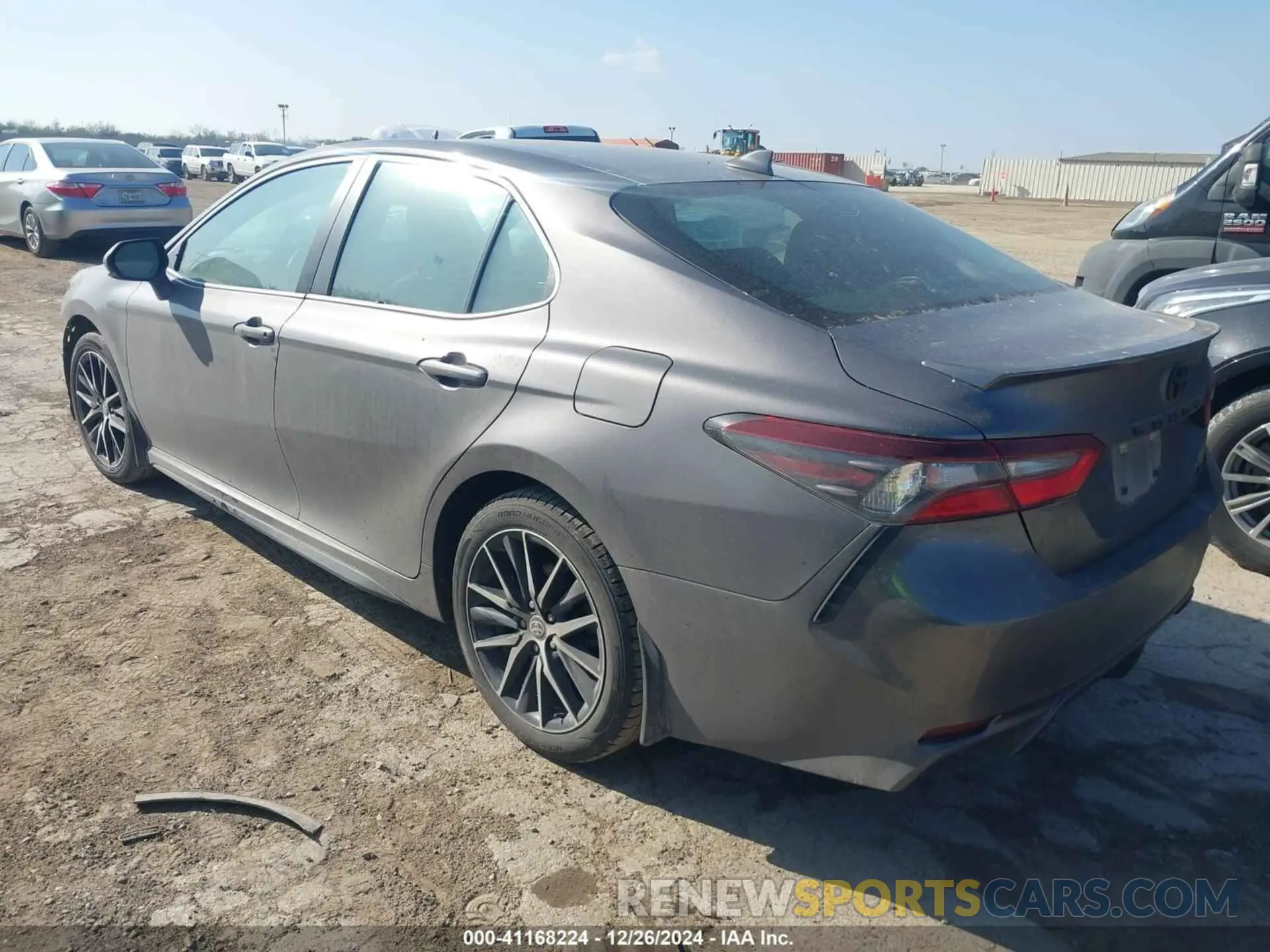 3 Фотография поврежденного автомобиля 4T1T11AK2PU825259 TOYOTA CAMRY 2023