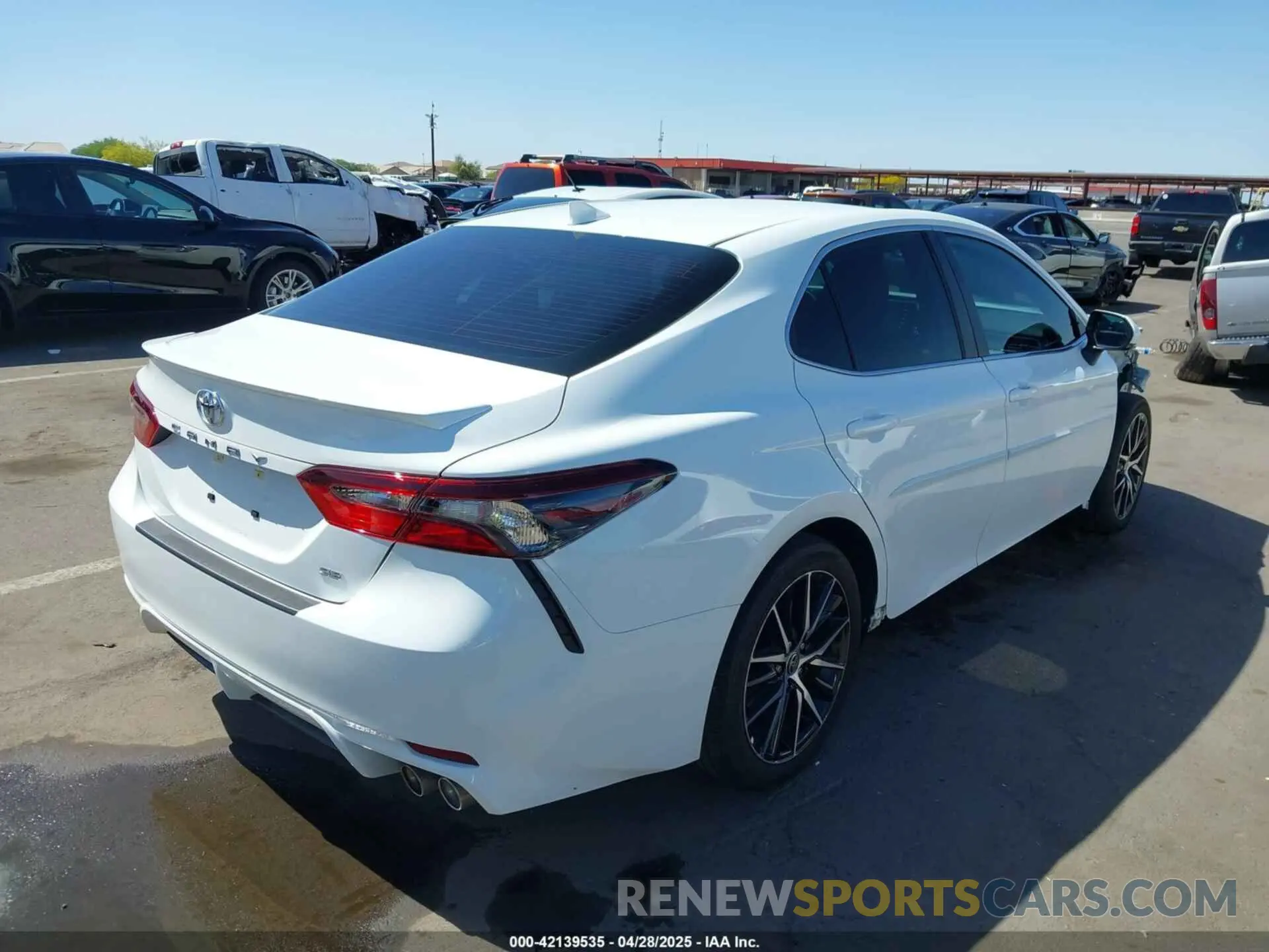 4 Фотография поврежденного автомобиля 4T1T11AK2PU827142 TOYOTA CAMRY 2023