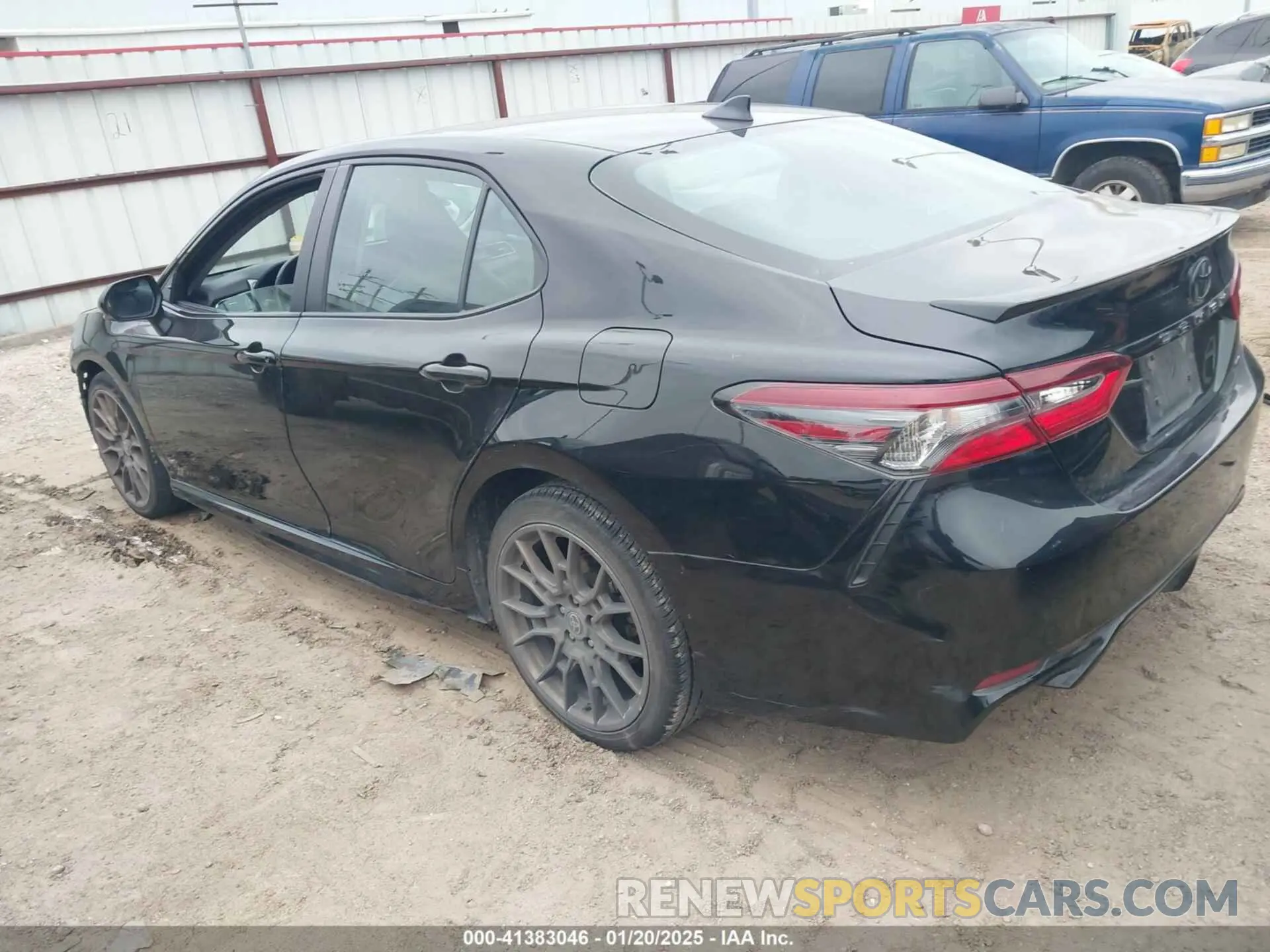 3 Фотография поврежденного автомобиля 4T1T11AK3PU106814 TOYOTA CAMRY 2023