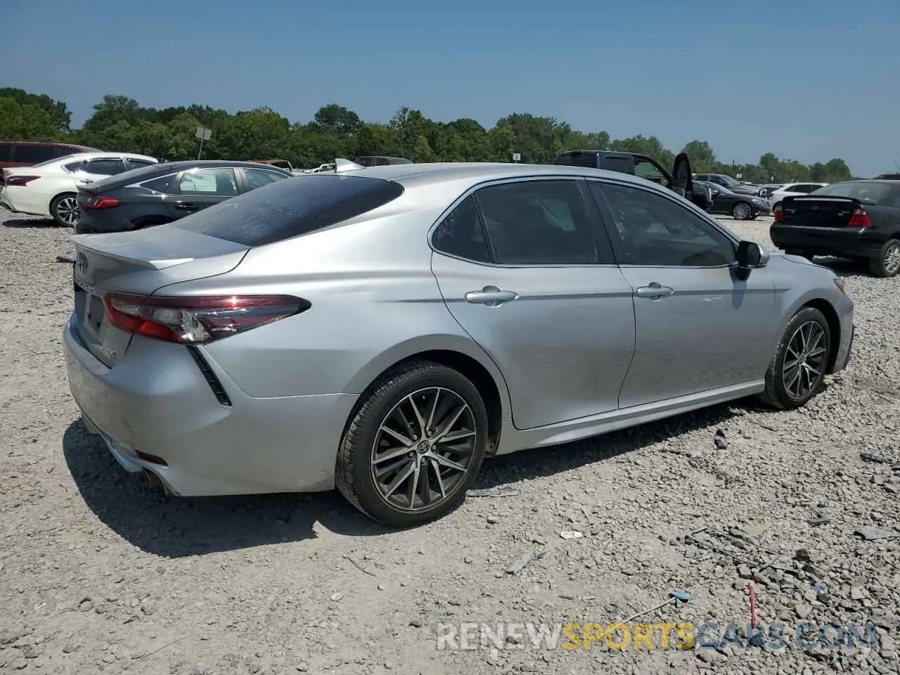 3 Фотография поврежденного автомобиля 4T1T11AK3PU727731 TOYOTA CAMRY 2023