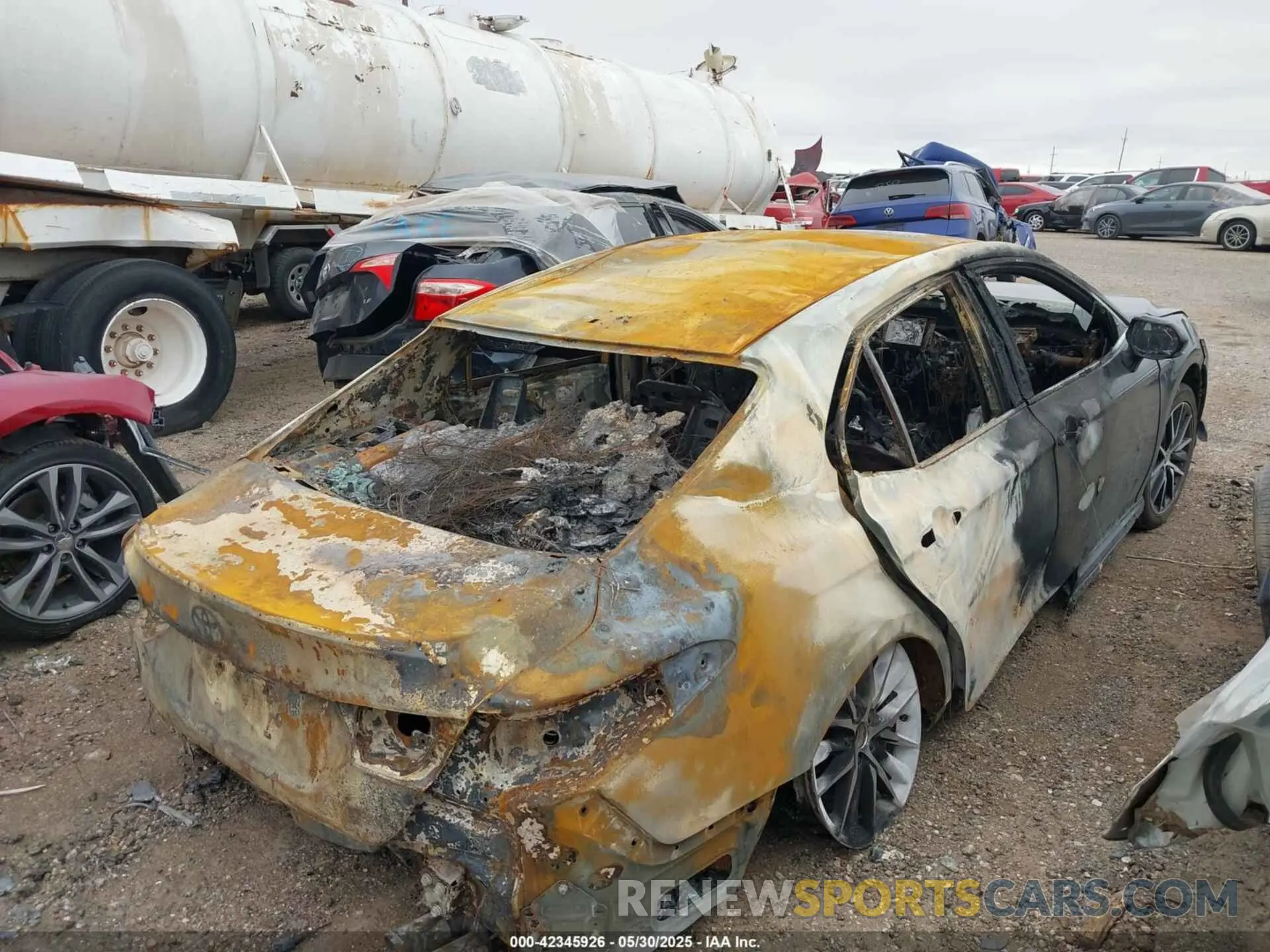 4 Photograph of a damaged car 4T1T11AK4PU820399 TOYOTA CAMRY 2023