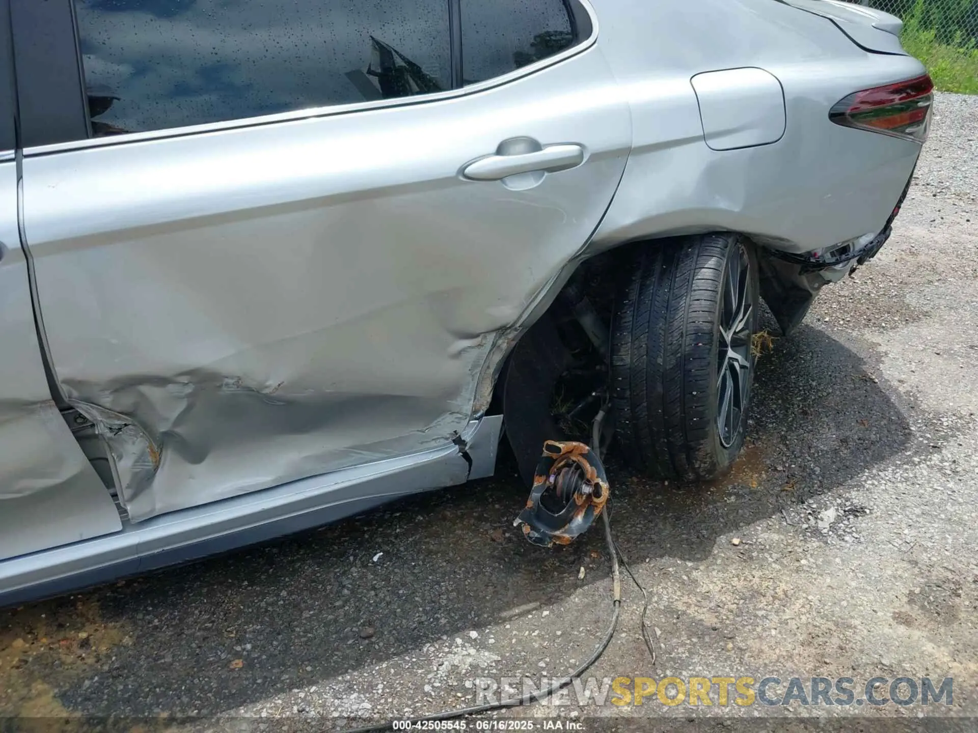 19 Фотография поврежденного автомобиля 4T1T11AK5PU107169 TOYOTA CAMRY 2023