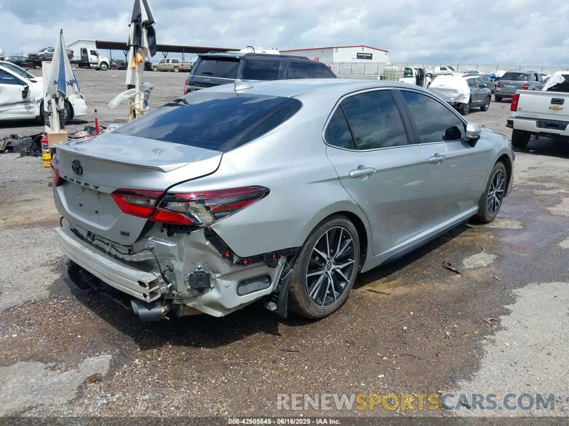 4 Фотография поврежденного автомобиля 4T1T11AK5PU107169 TOYOTA CAMRY 2023