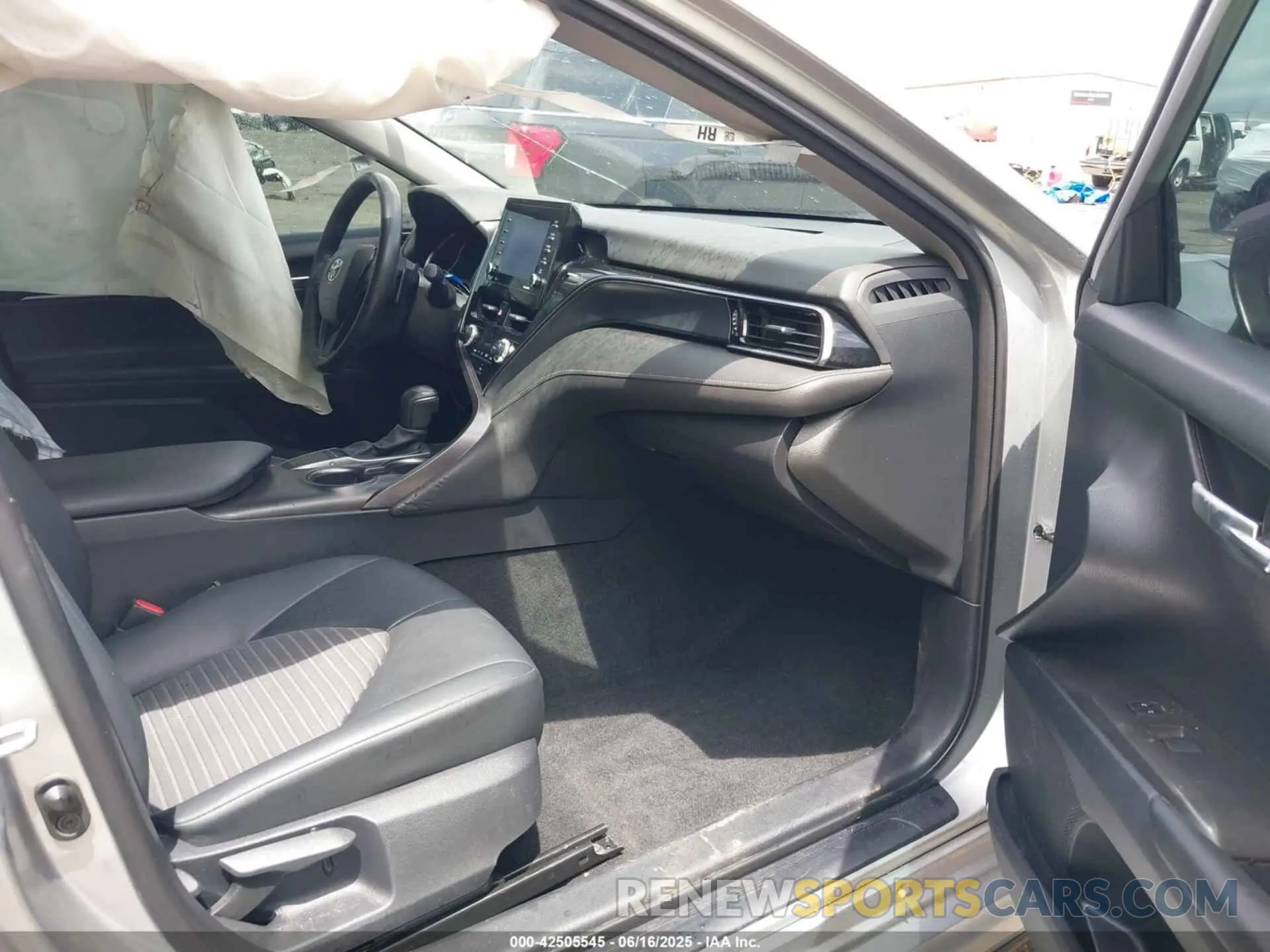 5 Фотография поврежденного автомобиля 4T1T11AK5PU107169 TOYOTA CAMRY 2023
