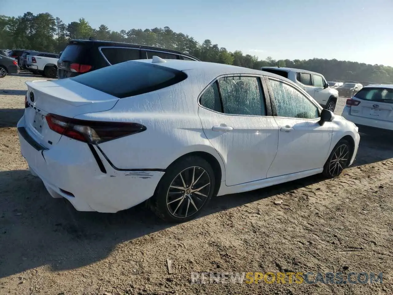 3 Фотография поврежденного автомобиля 4T1T11AK8PU164806 TOYOTA CAMRY 2023
