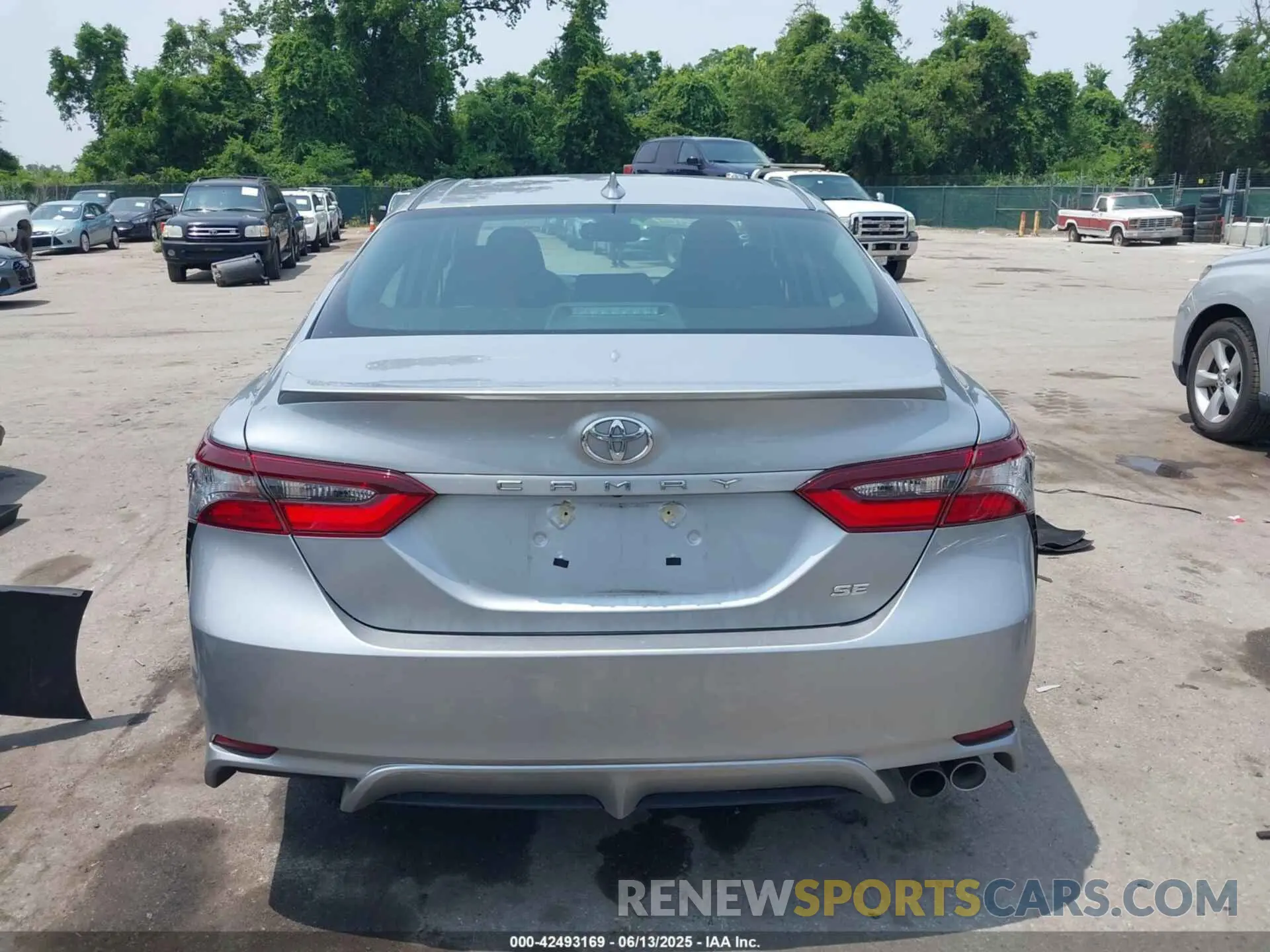 17 Photograph of a damaged car 4T1T11AK8PU171366 TOYOTA CAMRY 2023